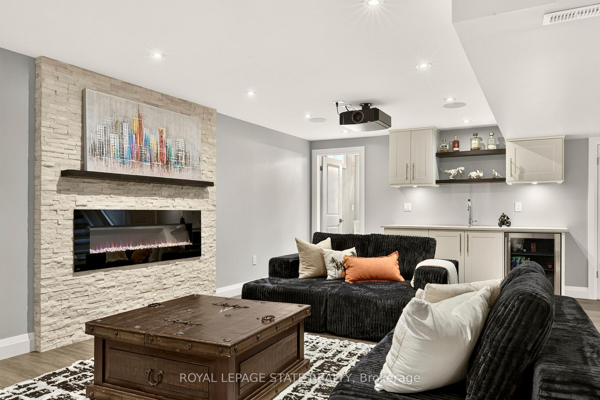 Photo 37 of 667 Sandcherry Drive, Burlington, Bayview — HOMEH