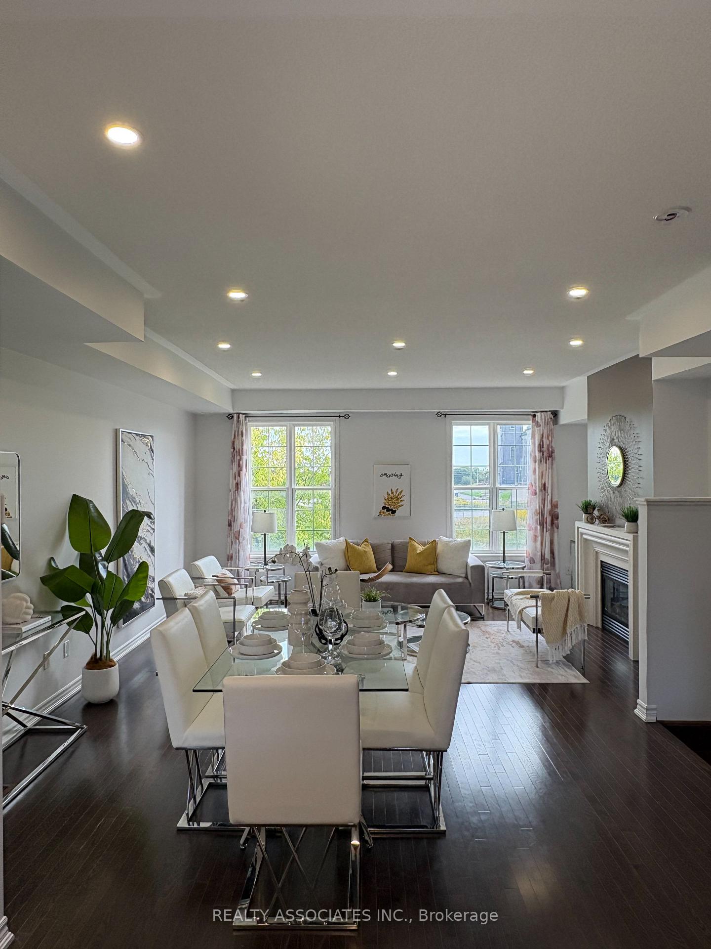Photo 2 of 11 Tatra Lane, Markham, Cathedraltown — HOMEH