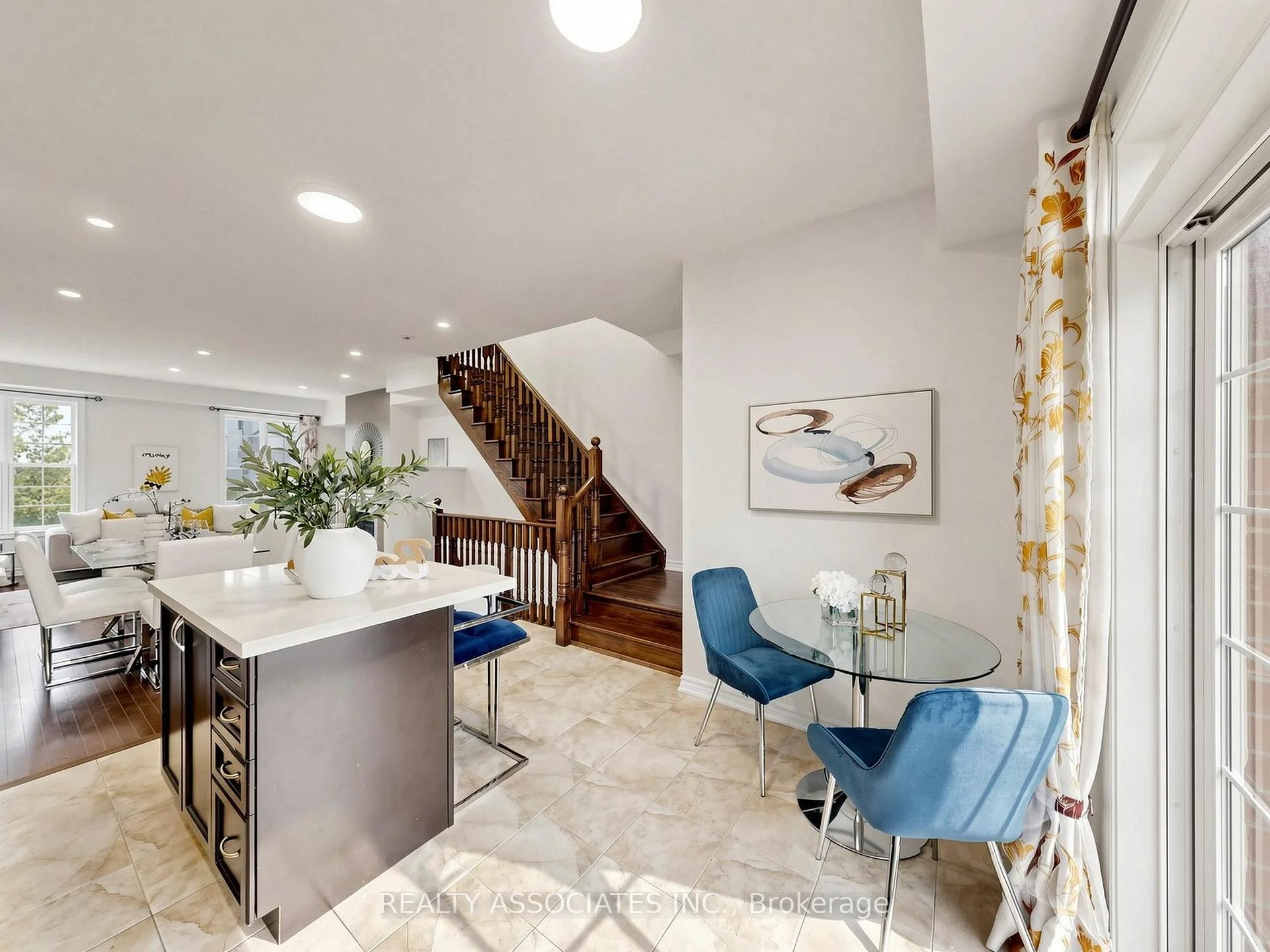 Photo 11 of 11 Tatra Lane, Markham, Cathedraltown — HOMEH