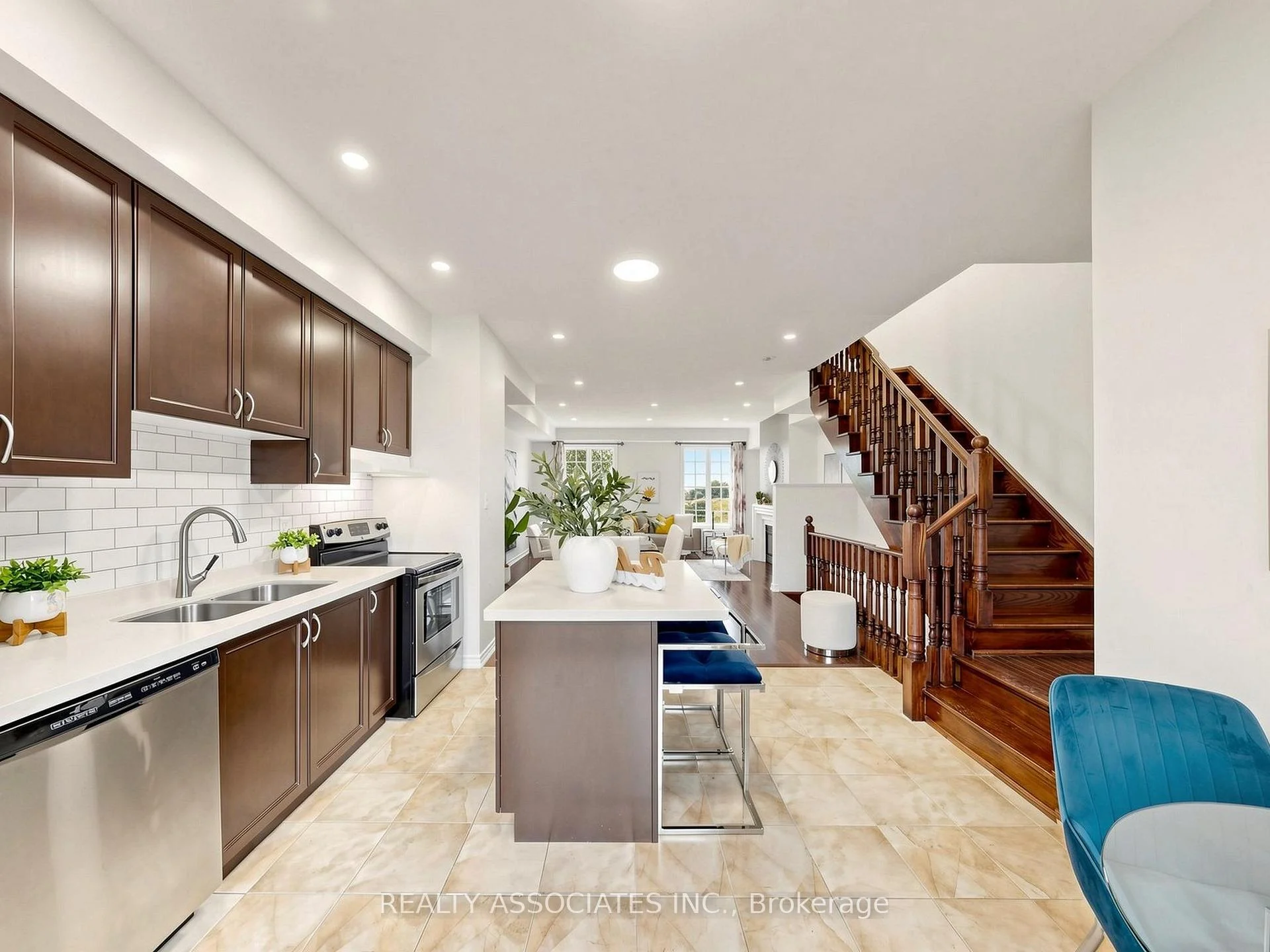 Photo 13 of 11 Tatra Lane, Markham, Cathedraltown — HOMEH