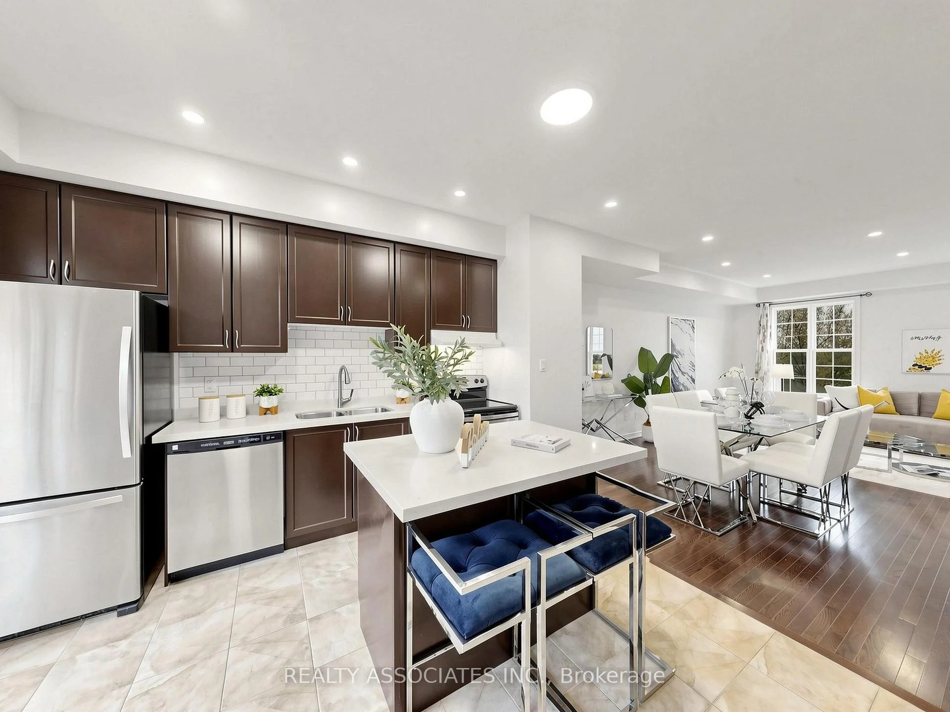 Photo 15 of 11 Tatra Lane, Markham, Cathedraltown — HOMEH