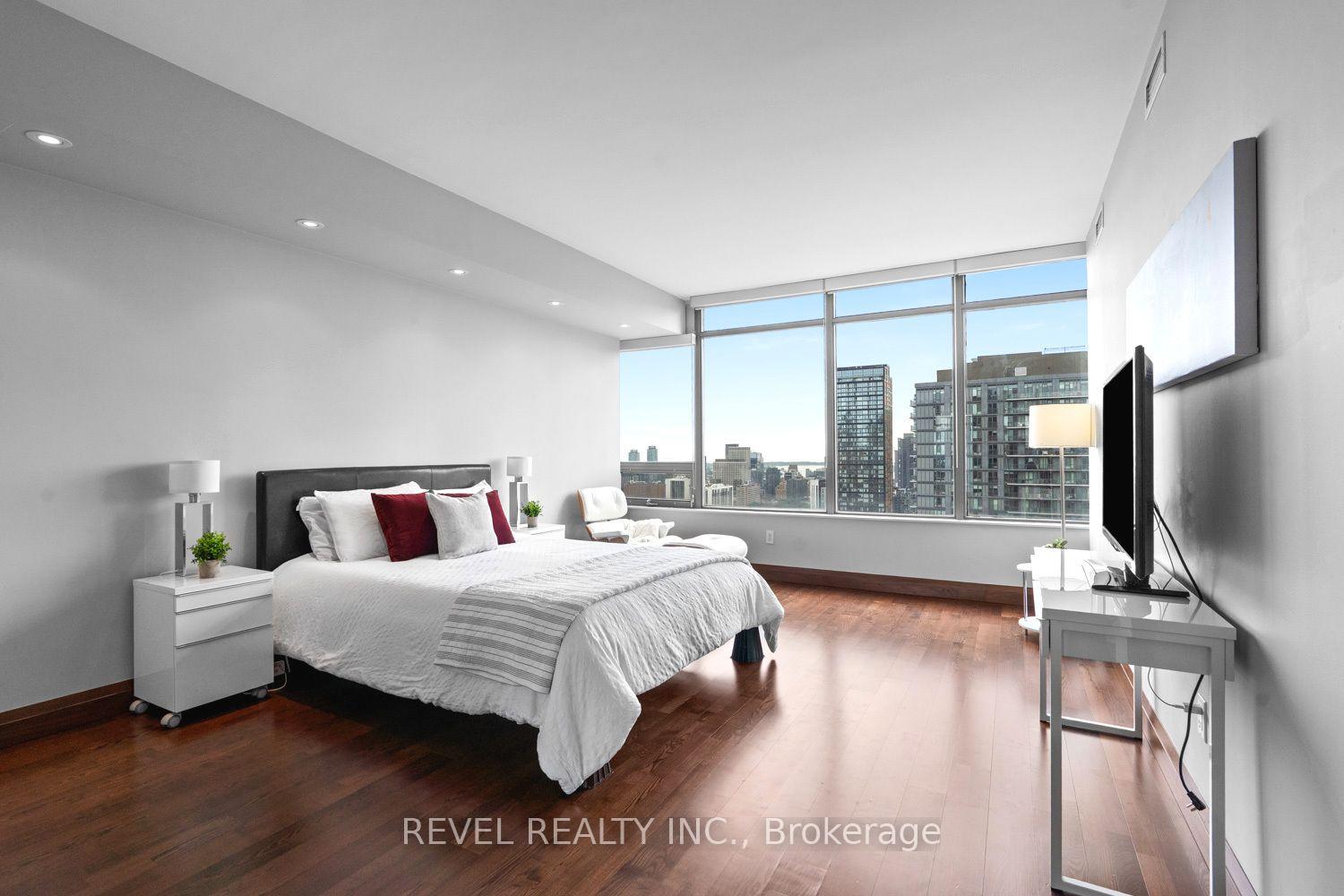 Photo 16 of Unit PH2, 281 Mutual Street, Toronto, Church-Yonge Corridor — HOMEH