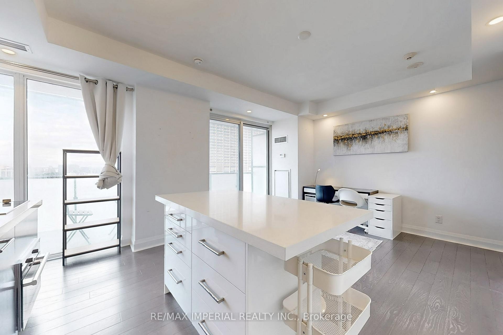 Photo 17 of Unit 3208, 1080 Bay Street, Toronto, Bay Street Corridor — HOMEH