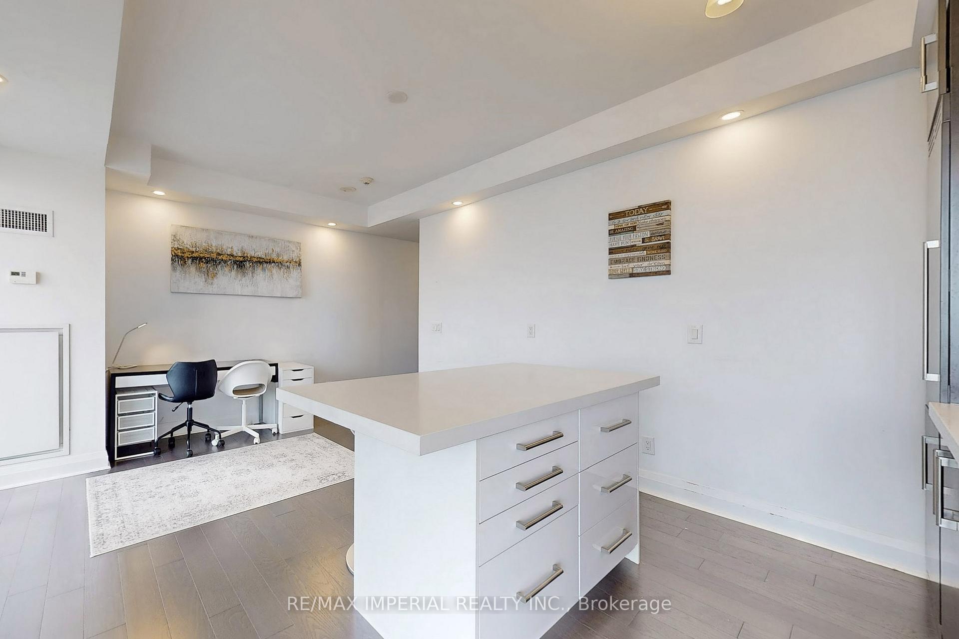 Photo 18 of Unit 3208, 1080 Bay Street, Toronto, Bay Street Corridor — HOMEH
