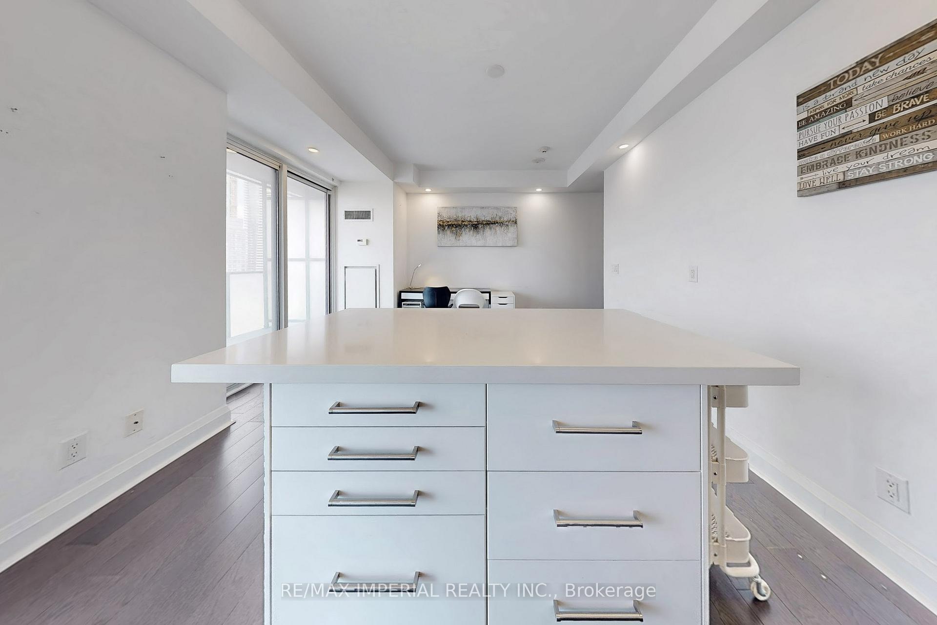 Photo 19 of Unit 3208, 1080 Bay Street, Toronto, Bay Street Corridor — HOMEH