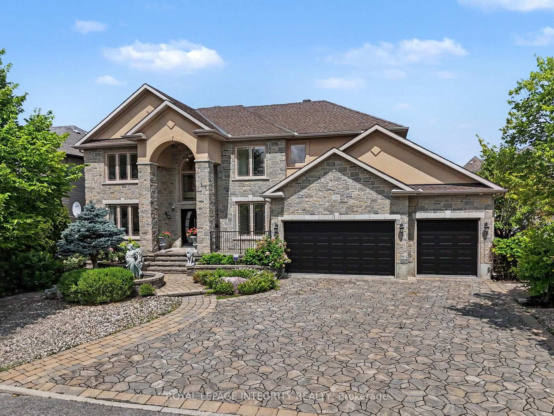Photo 2 of 523 Kochar Drive, Ottawa, Mooneys Bay — HOMEH