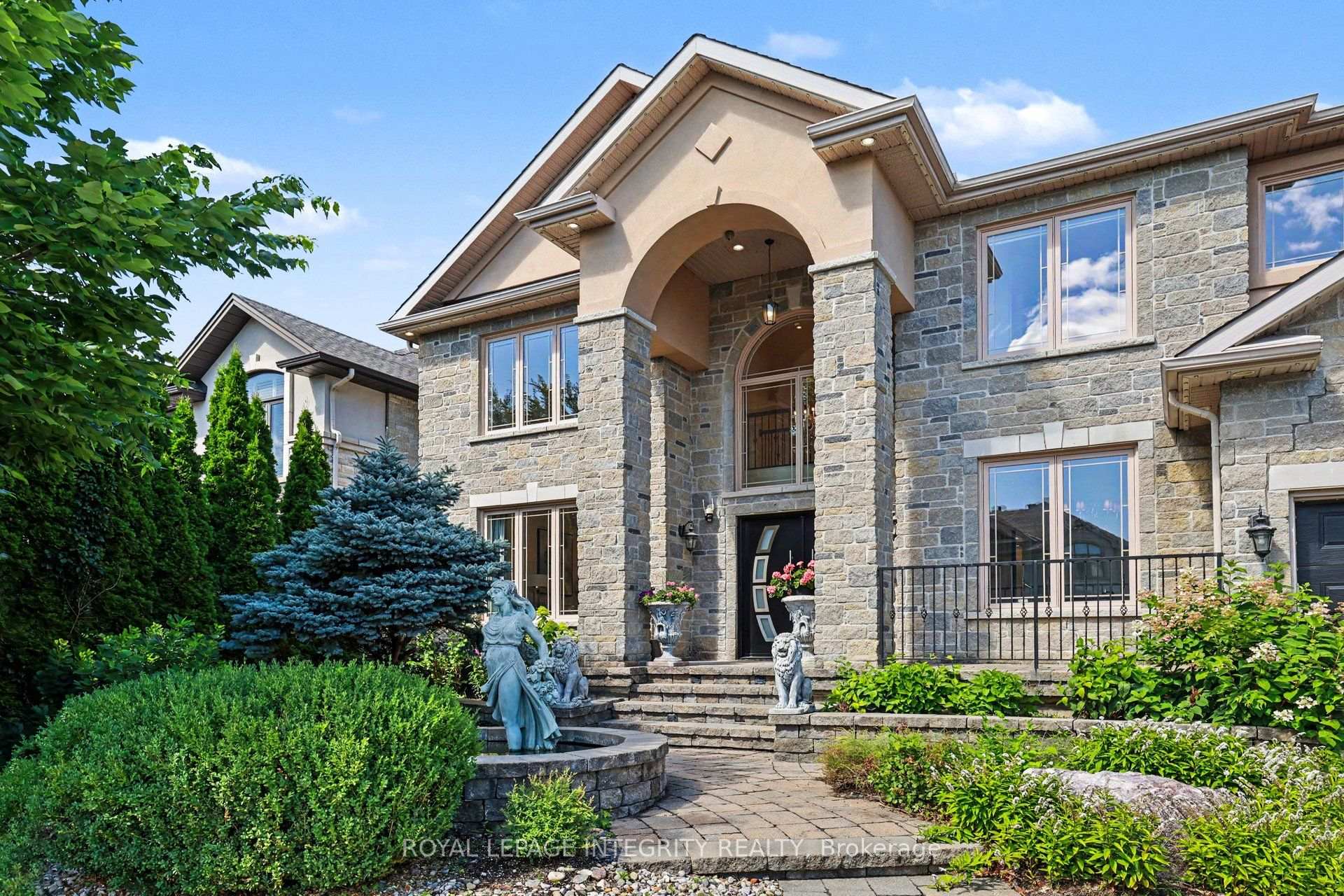 Photo 3 of 523 Kochar Drive, Ottawa, Mooneys Bay — HOMEH
