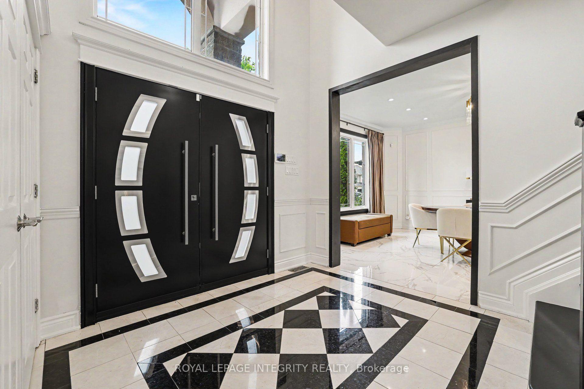 Photo 5 of 523 Kochar Drive, Ottawa, Mooneys Bay — HOMEH