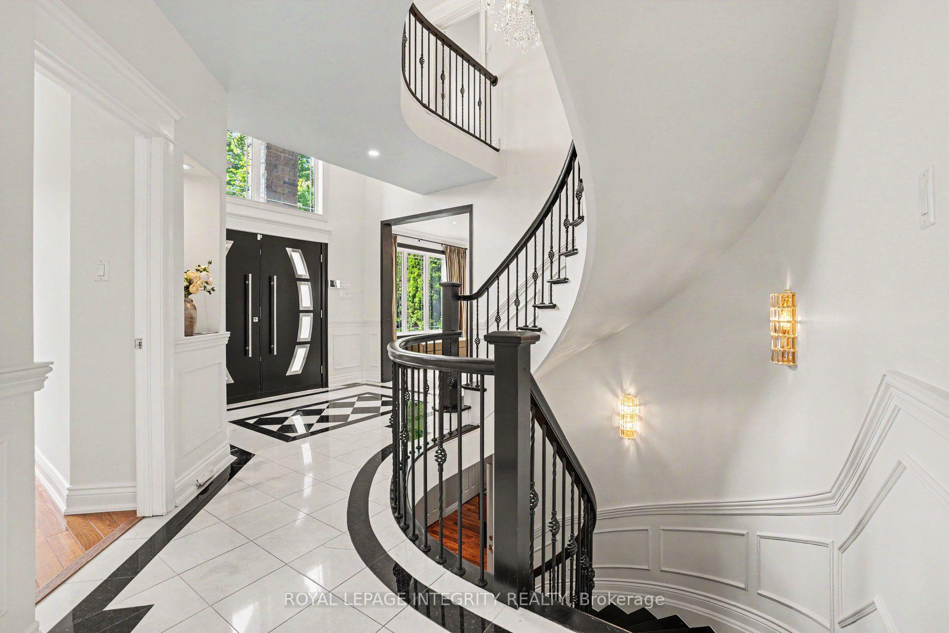 Photo 6 of 523 Kochar Drive, Ottawa, Mooneys Bay — HOMEH