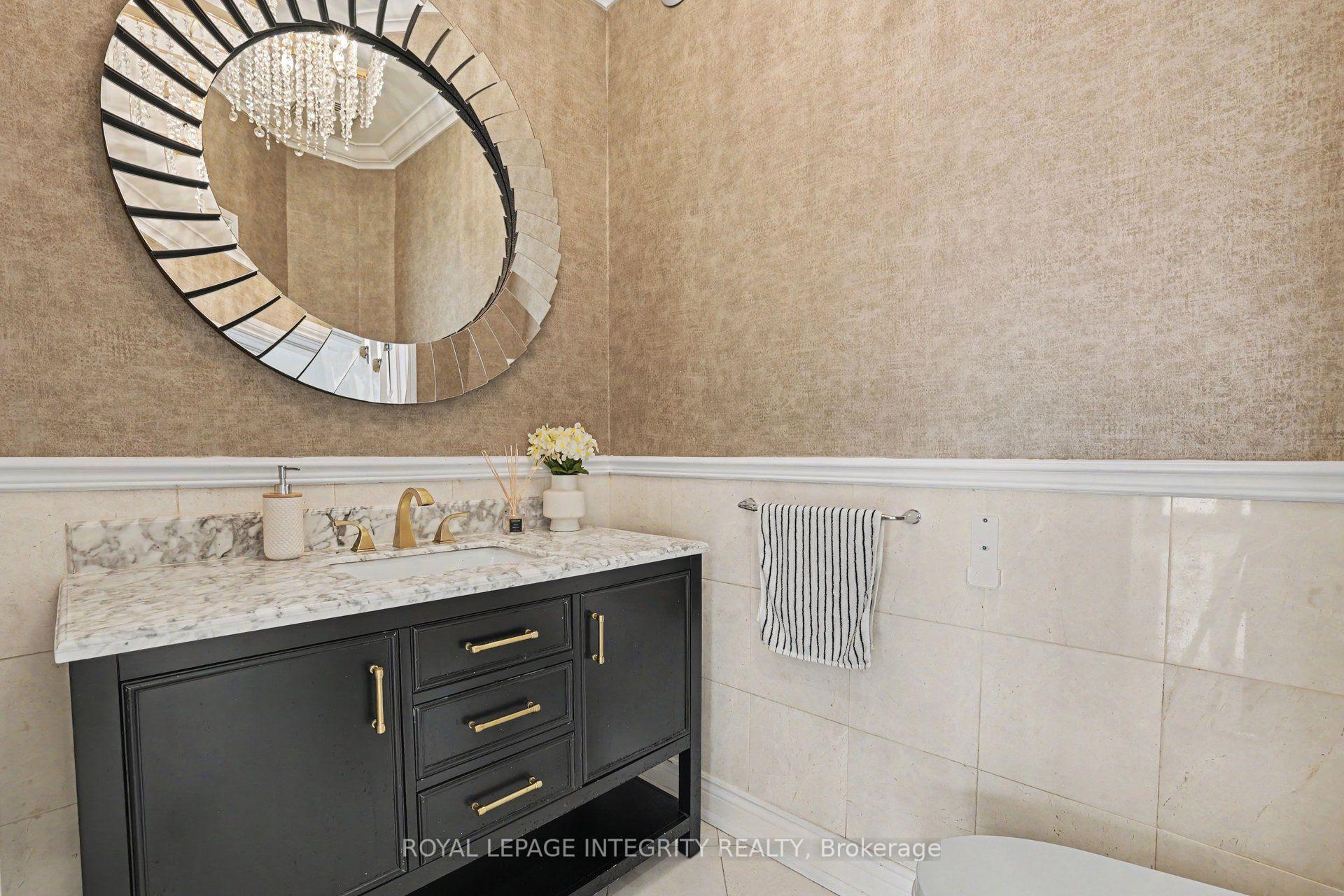 Photo 21 of 523 Kochar Drive, Ottawa, Mooneys Bay — HOMEH