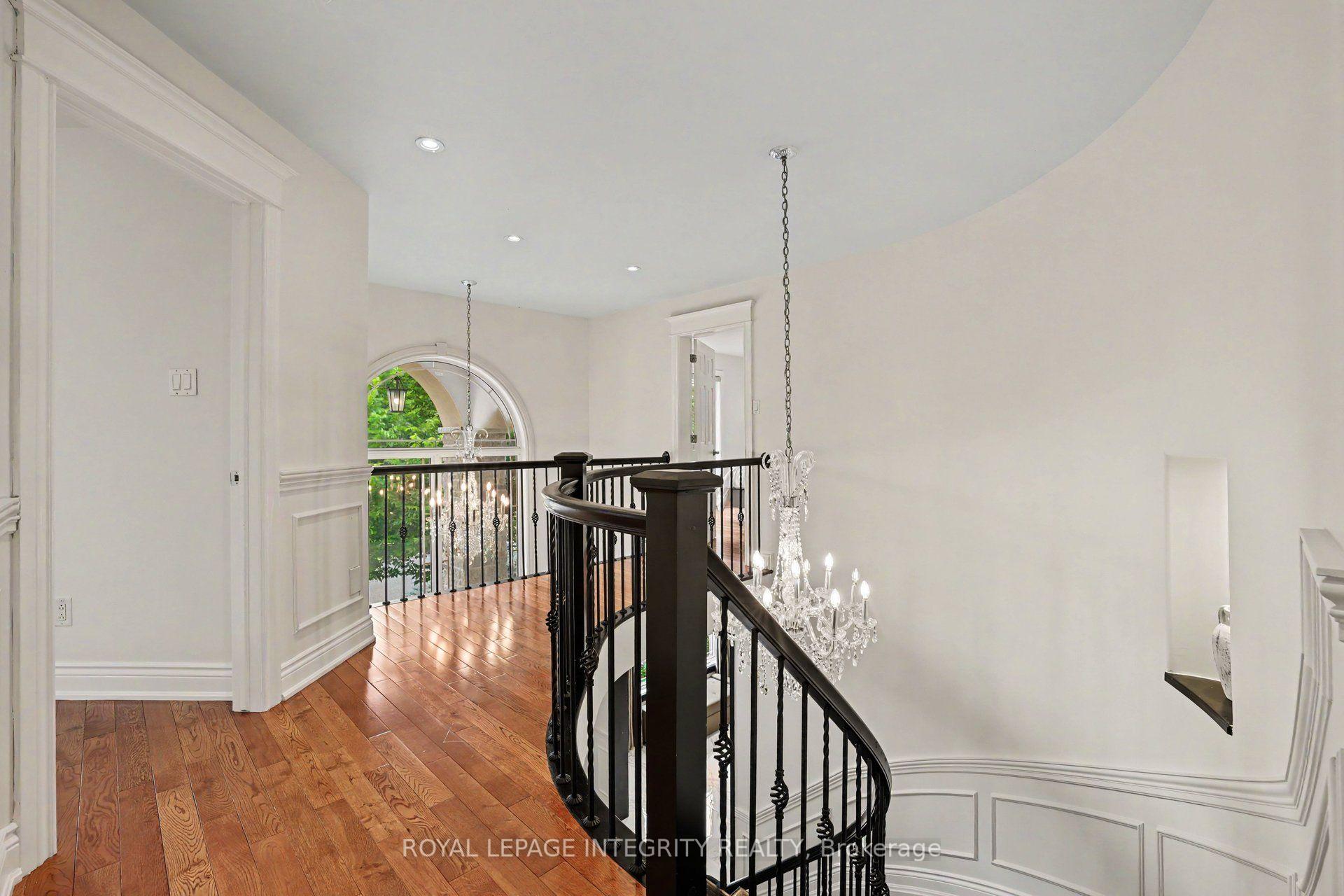 Photo 24 of 523 Kochar Drive, Ottawa, Mooneys Bay — HOMEH