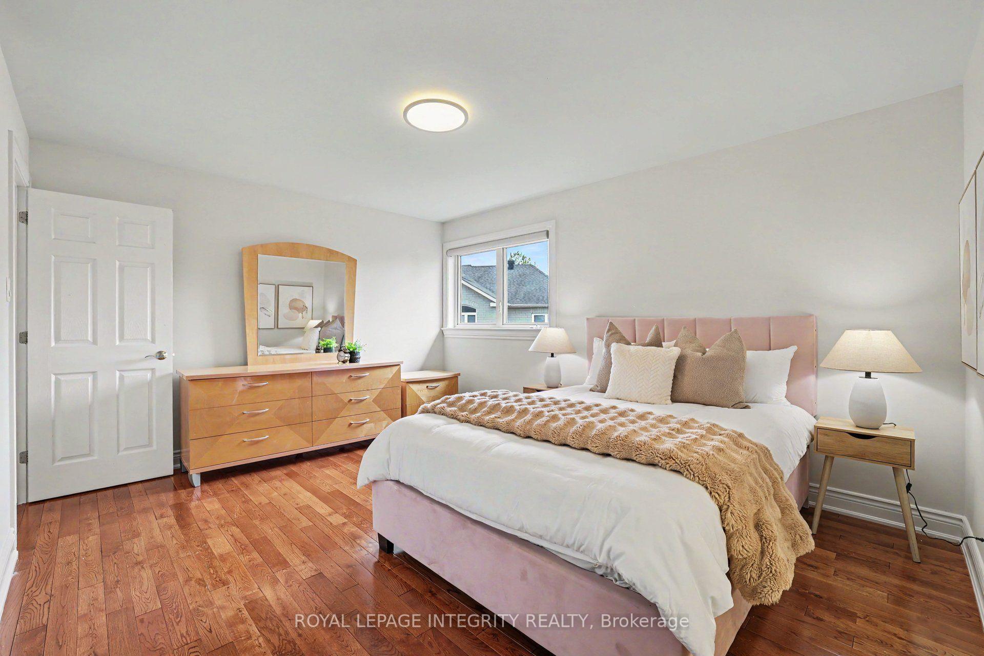 Photo 30 of 523 Kochar Drive, Ottawa, Mooneys Bay — HOMEH