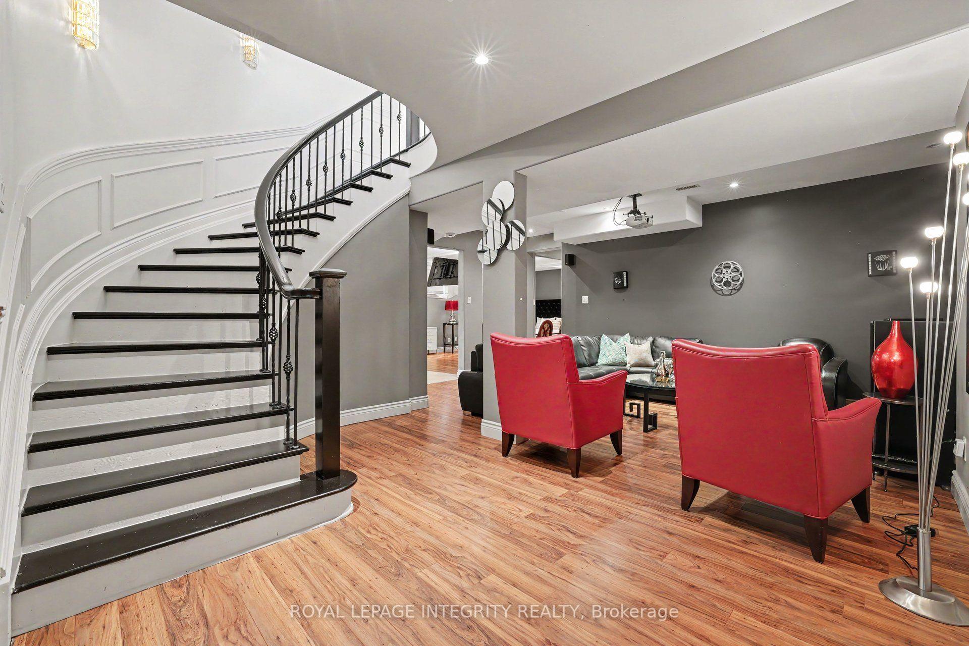 Photo 35 of 523 Kochar Drive, Ottawa, Mooneys Bay — HOMEH