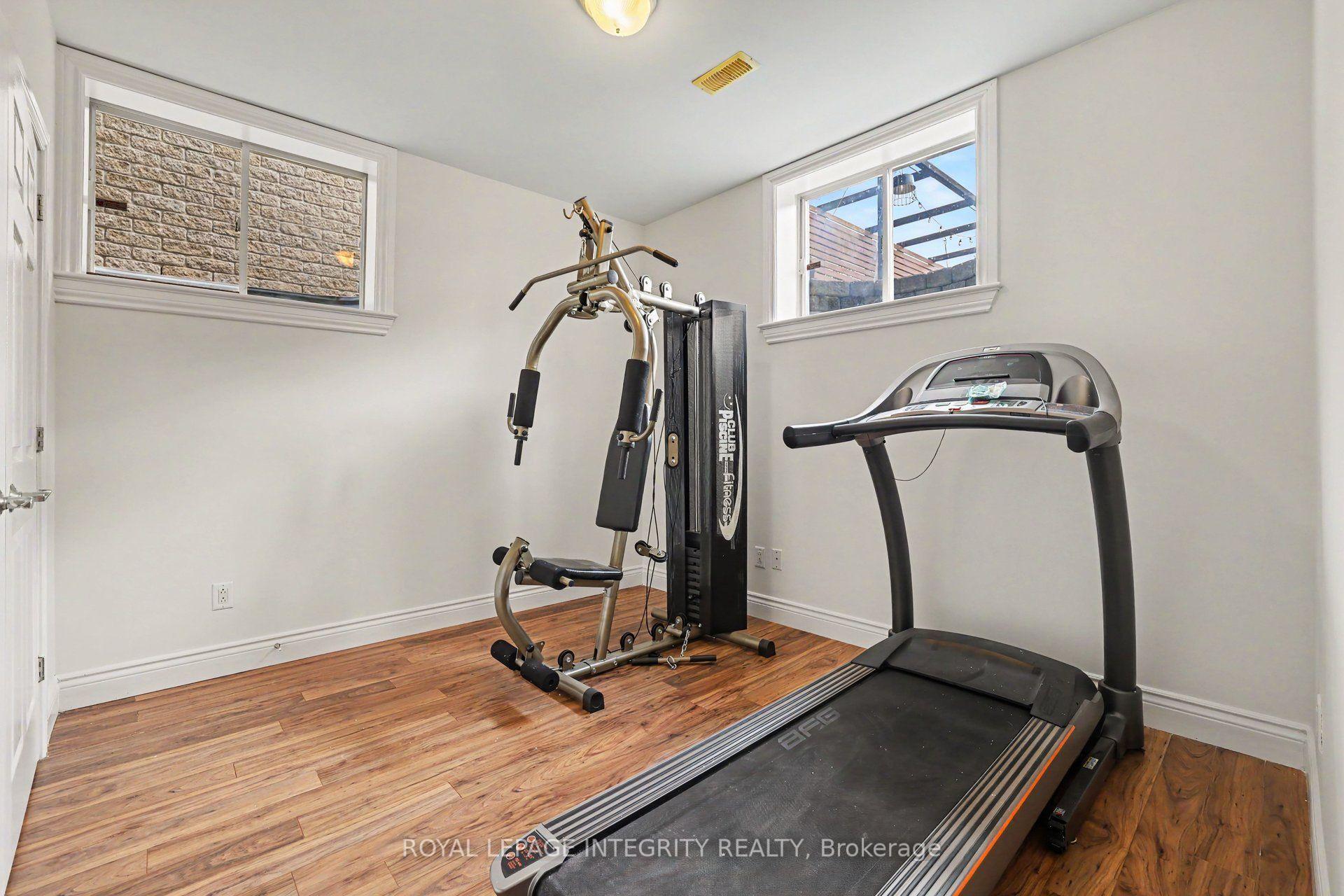 Photo 39 of 523 Kochar Drive, Ottawa, Mooneys Bay — HOMEH