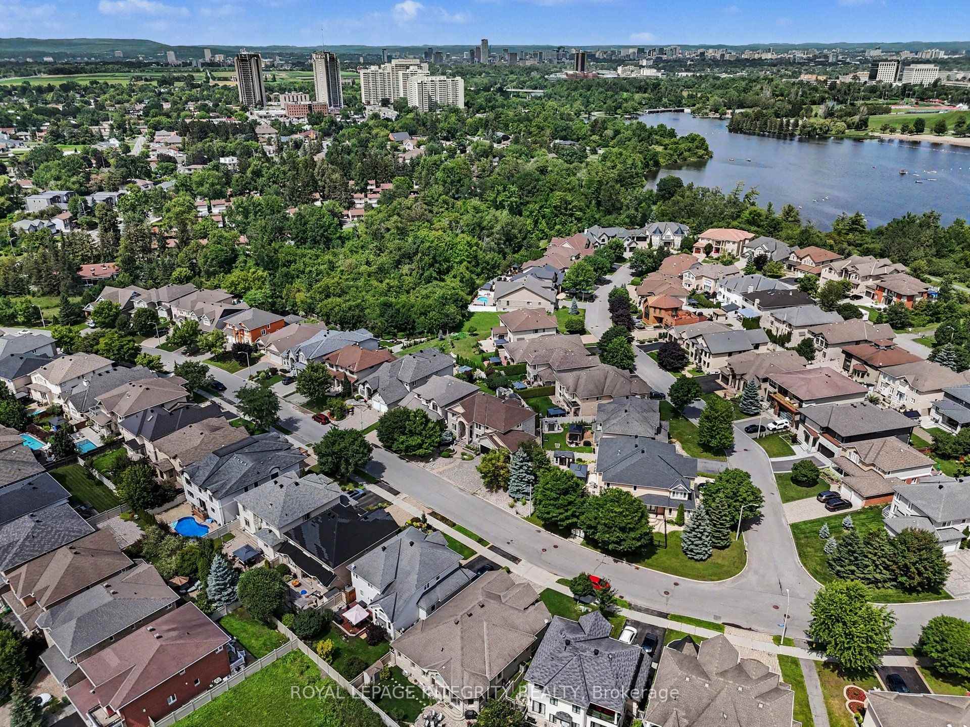 Photo 49 of 523 Kochar Drive, Ottawa, Mooneys Bay — HOMEH