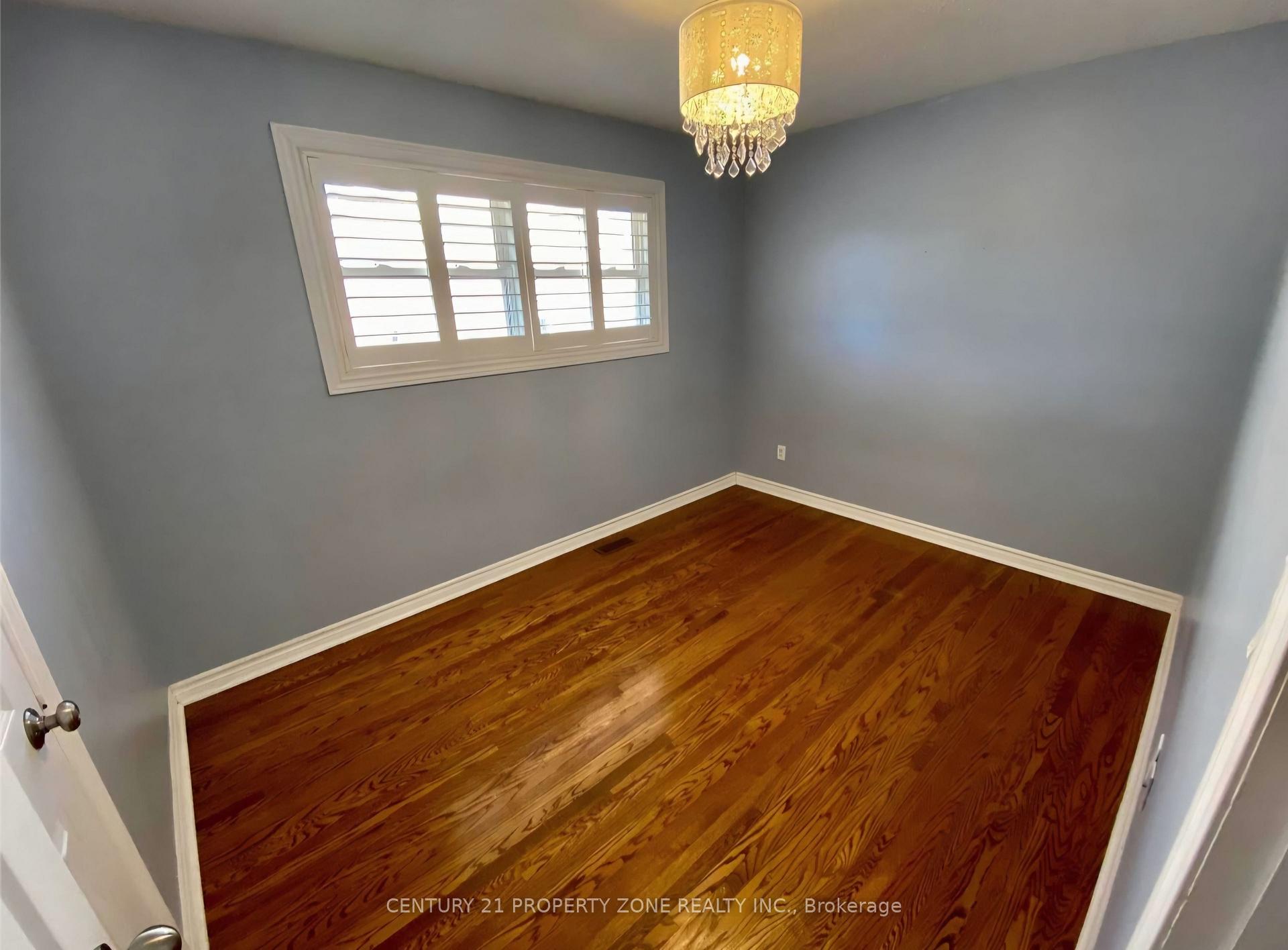 Photo 9 of 5439 Cornwall Crescent, Burlington, Appleby — HOMEH