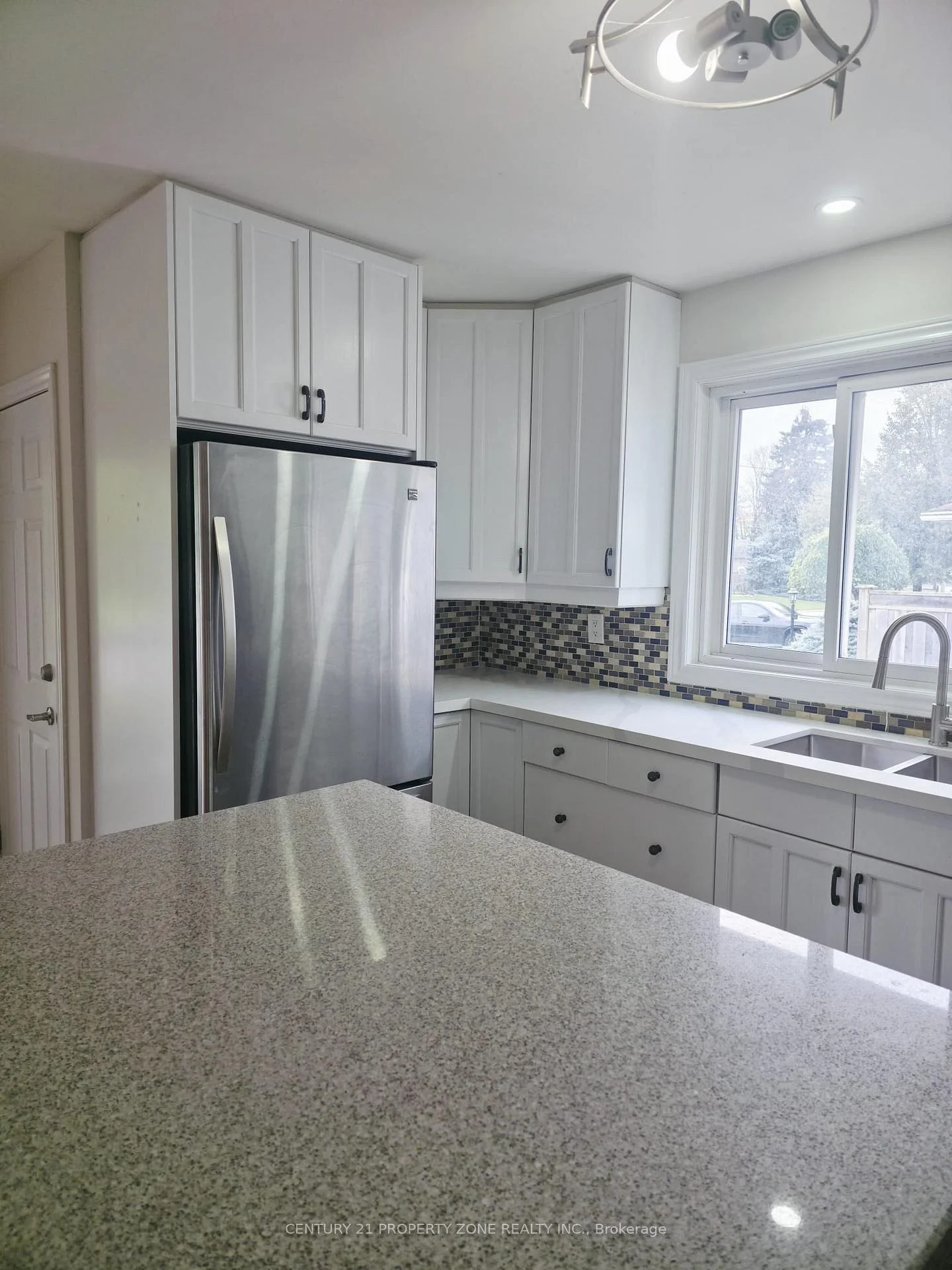 Photo 6 of 5439 Cornwall Crescent, Burlington, Appleby — HOMEH
