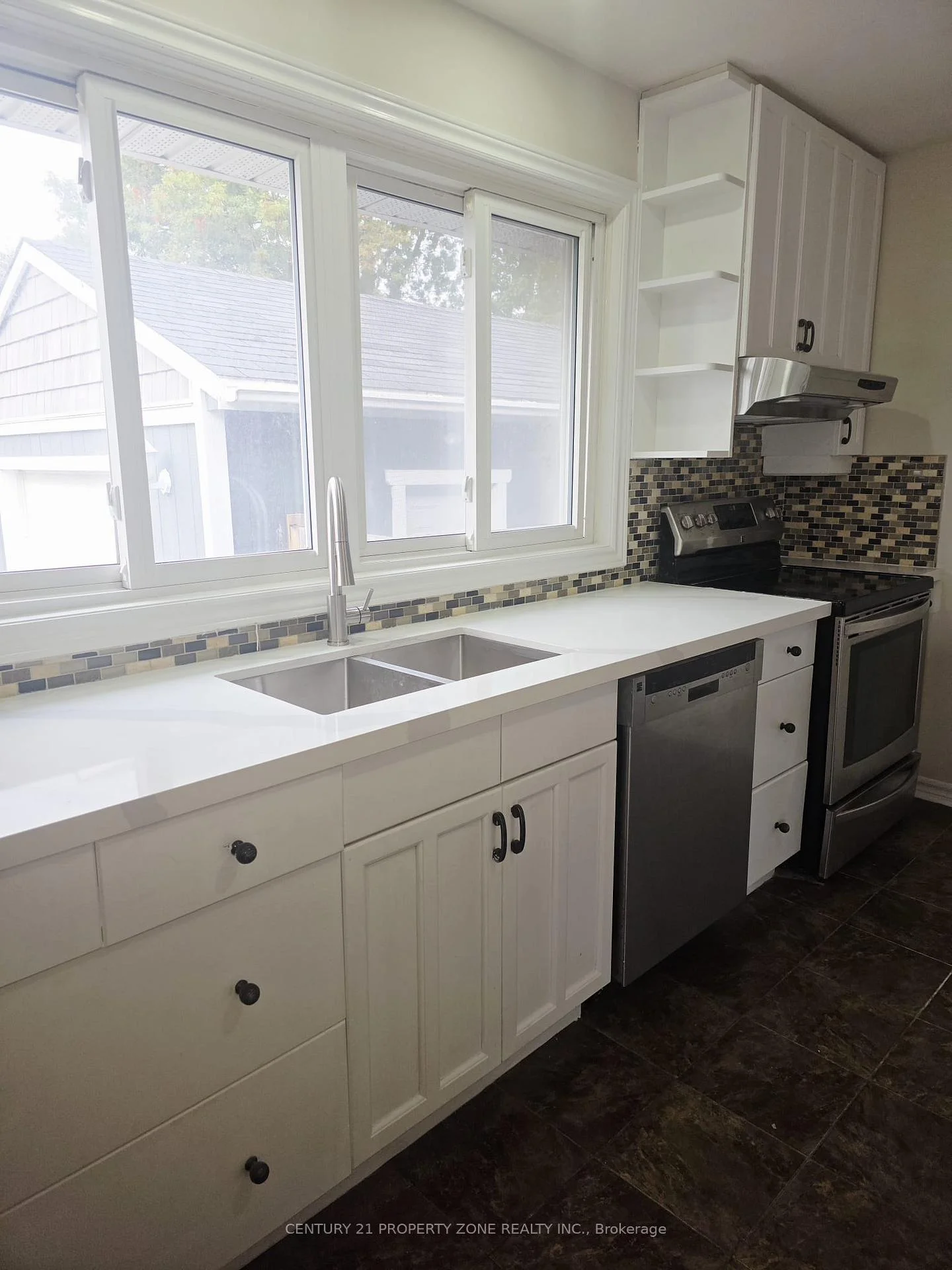 Photo 8 of 5439 Cornwall Crescent, Burlington, Appleby — HOMEH