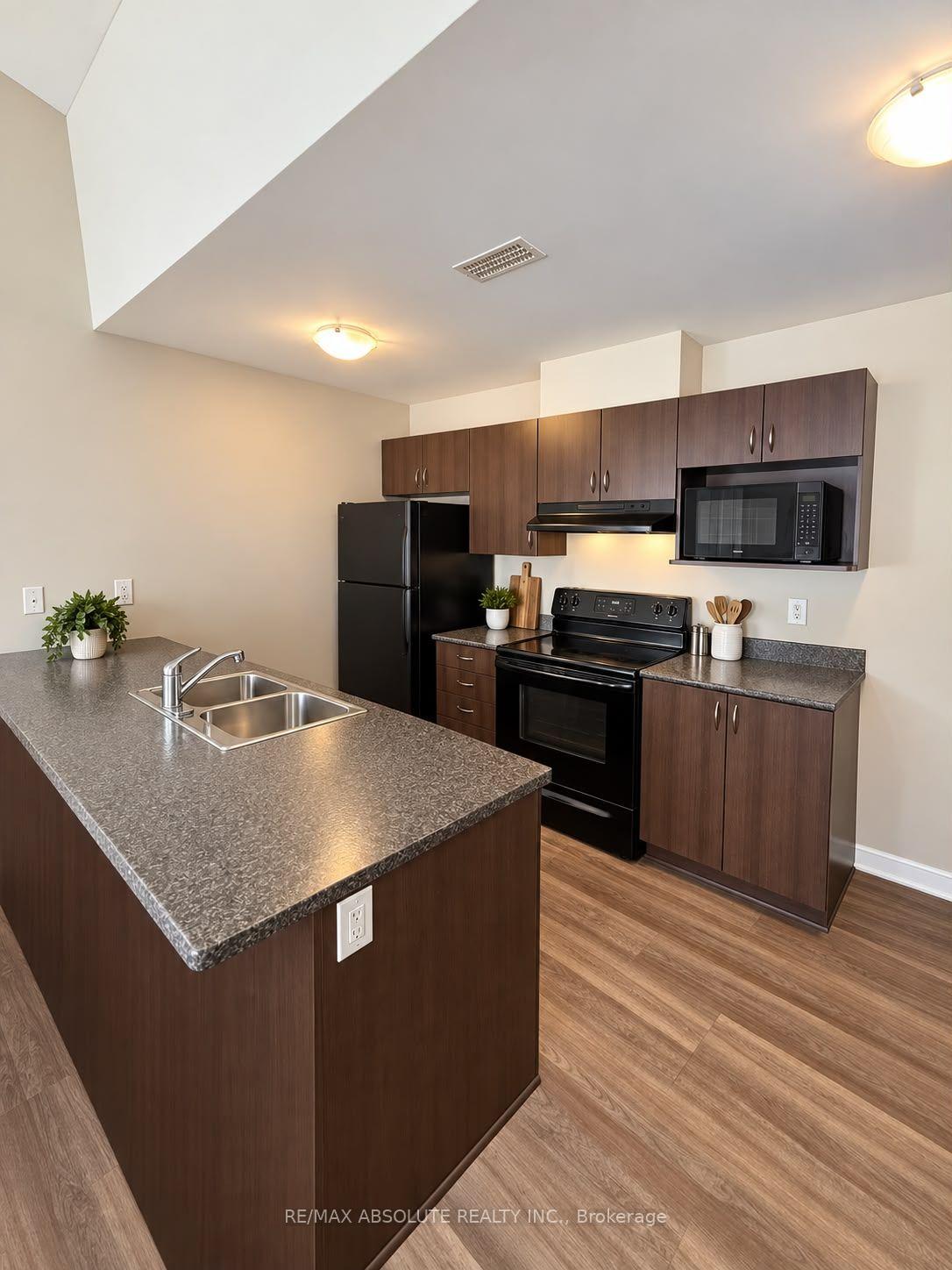 Photo 3 of Unit C, 103 Artesa Private, Ottawa, Kanata - Emerald Meadows/Trailwest — HOMEH