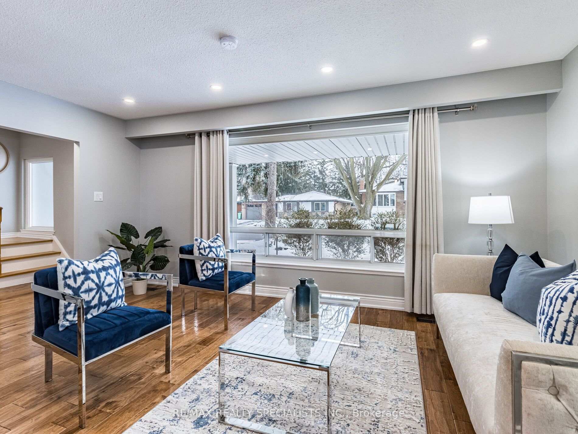Photo 7 of 6 Norval Crescent, Brampton, Brampton East — HOMEH