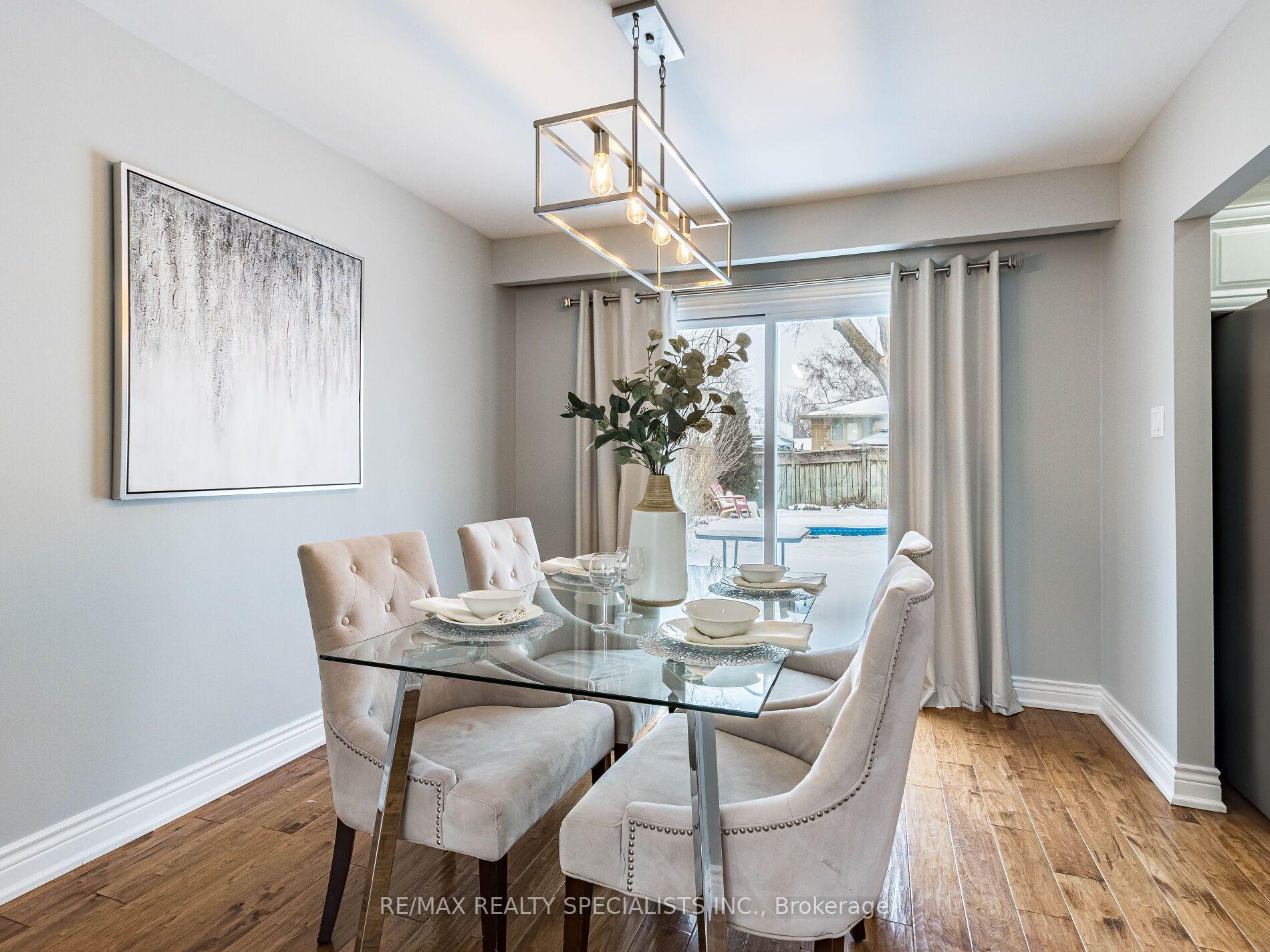 Photo 8 of 6 Norval Crescent, Brampton, Brampton East — HOMEH