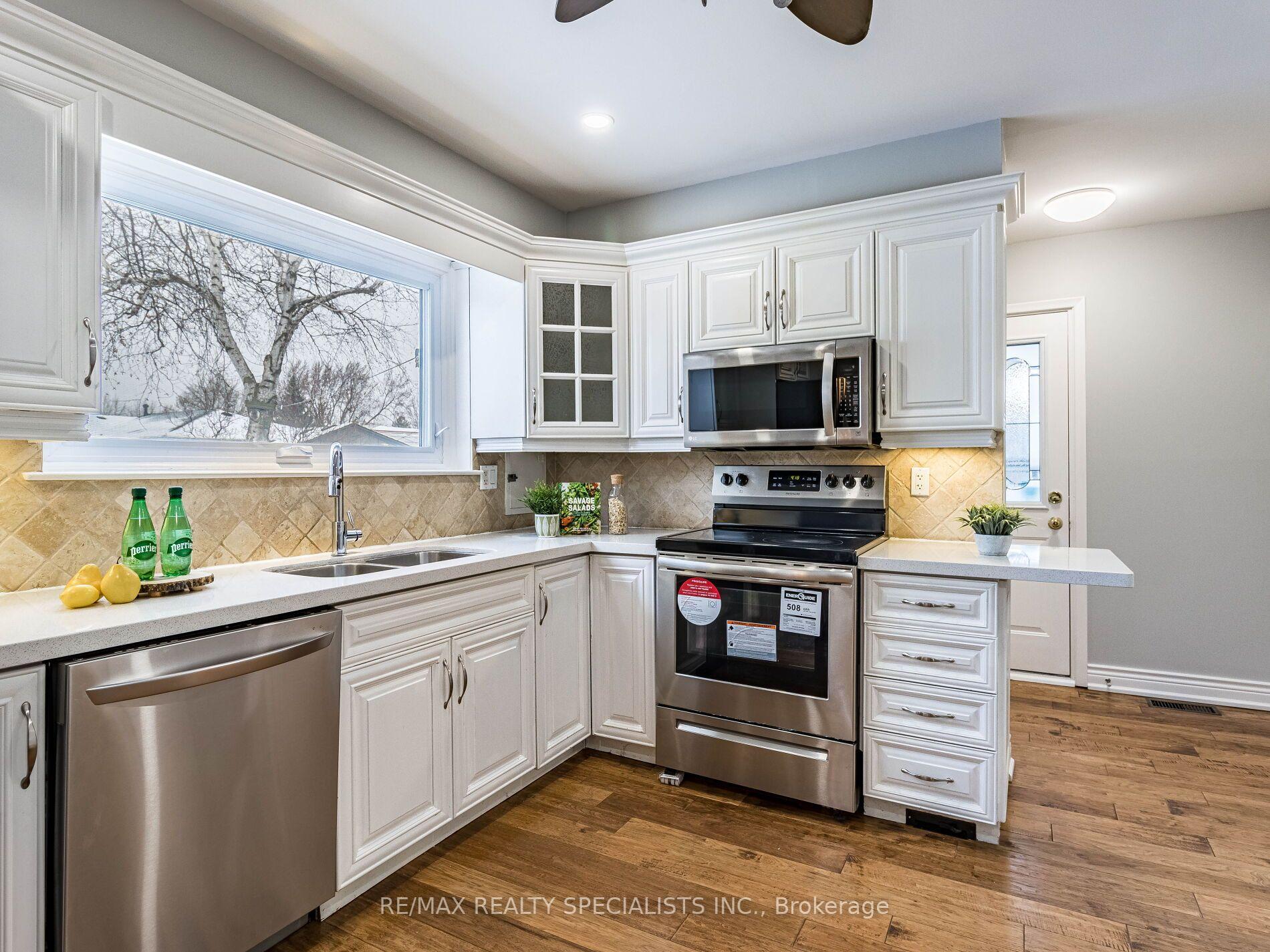 Photo 10 of 6 Norval Crescent, Brampton, Brampton East — HOMEH