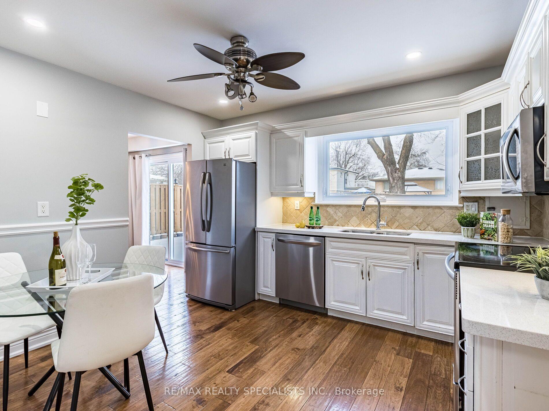 Photo 11 of 6 Norval Crescent, Brampton, Brampton East — HOMEH