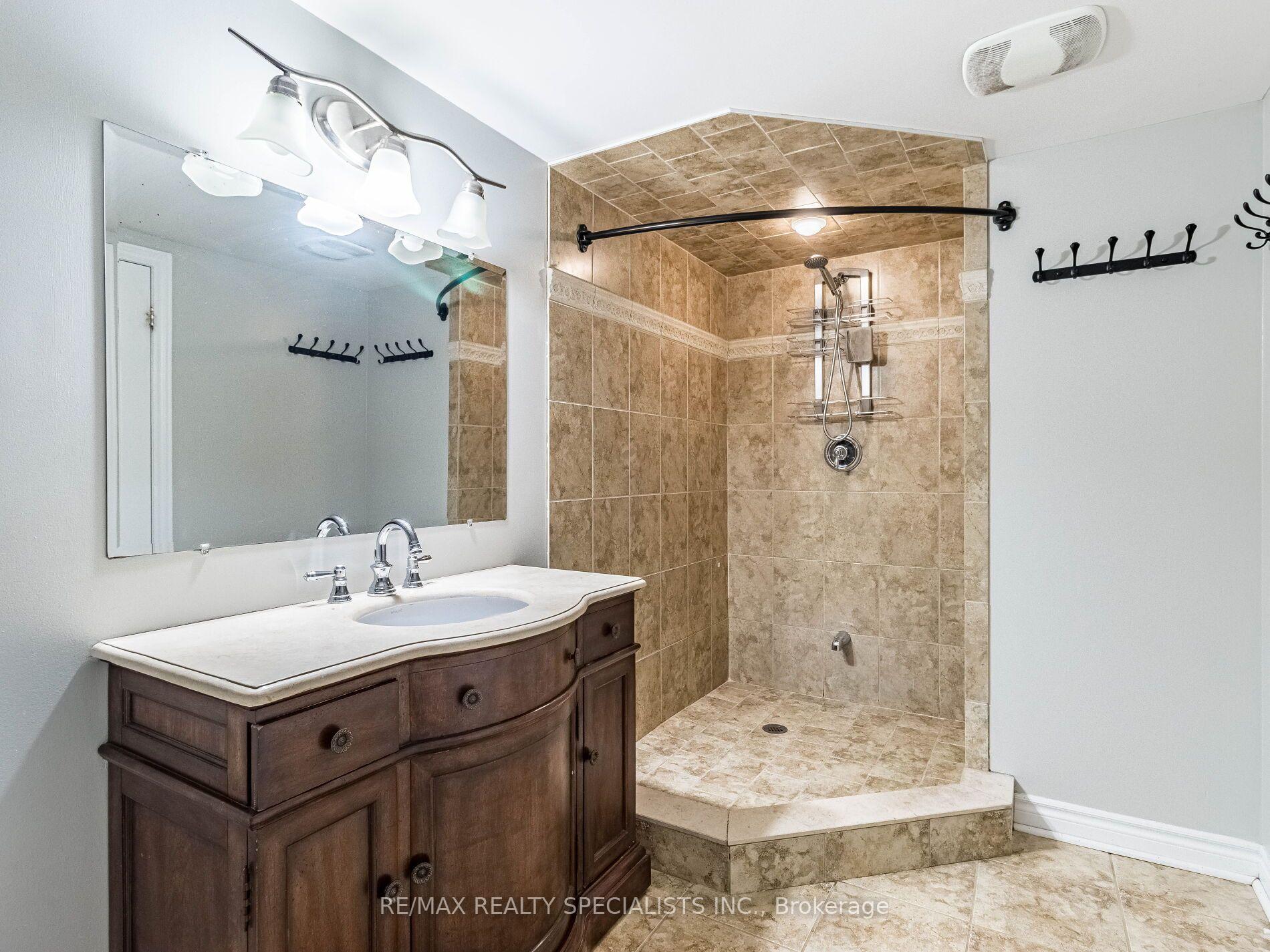 Photo 32 of 6 Norval Crescent, Brampton, Brampton East — HOMEH