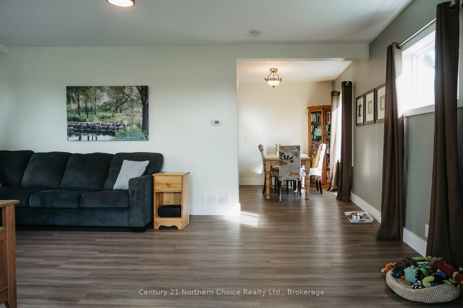 Photo 11 of 44 Peter Street, Kenora, Norman — HOMEH