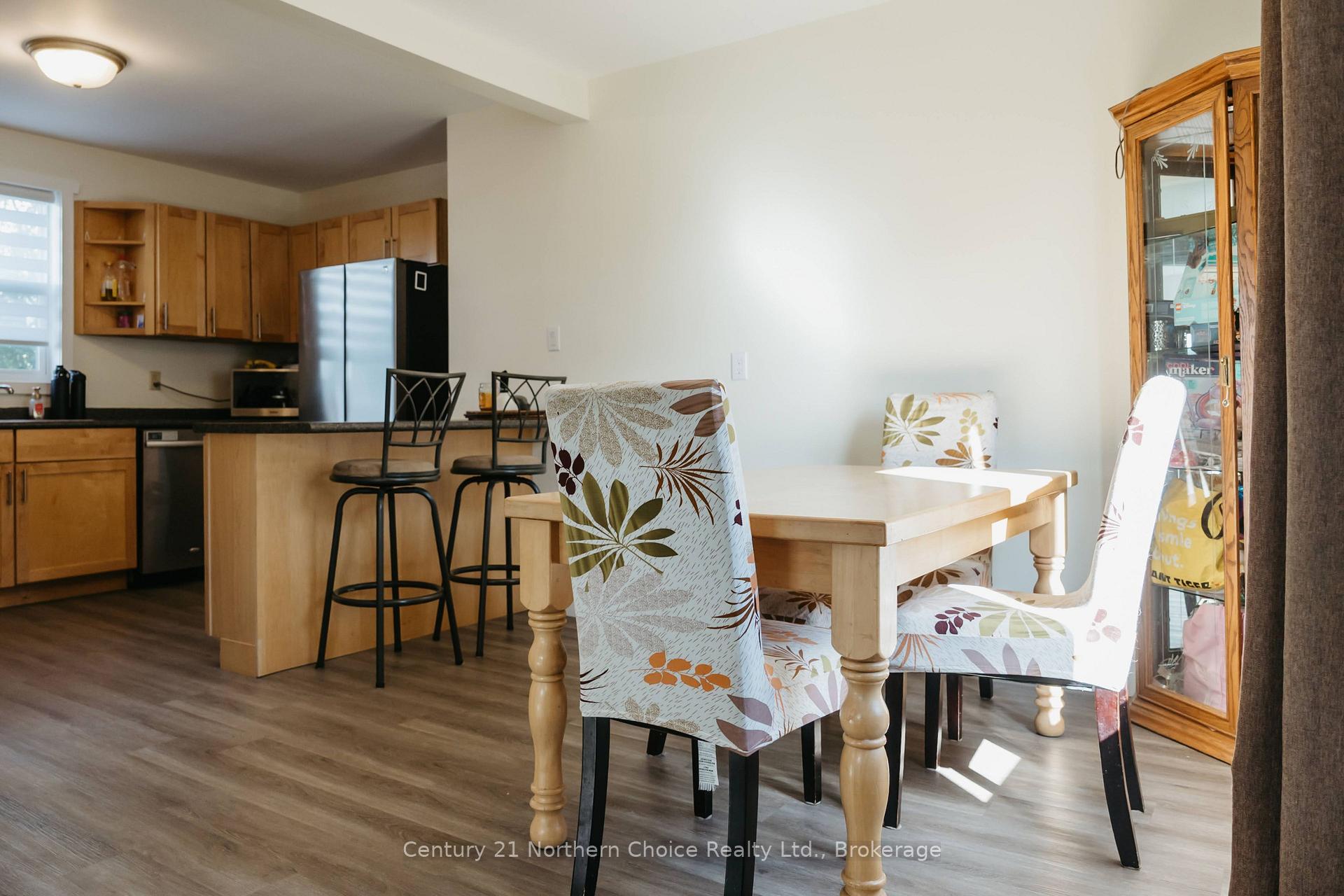 Photo 13 of 44 Peter Street, Kenora, Norman — HOMEH
