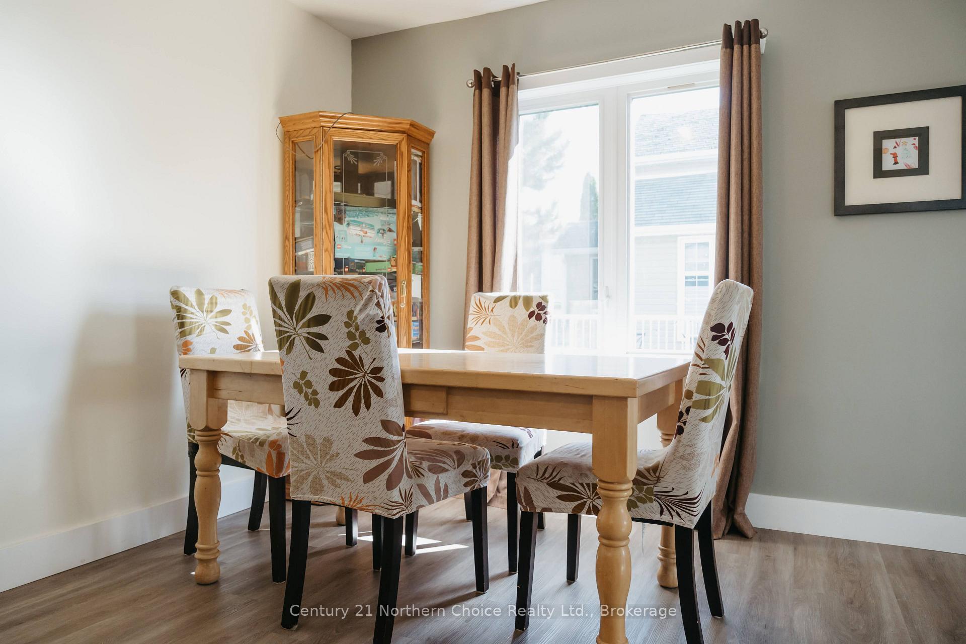 Photo 14 of 44 Peter Street, Kenora, Norman — HOMEH