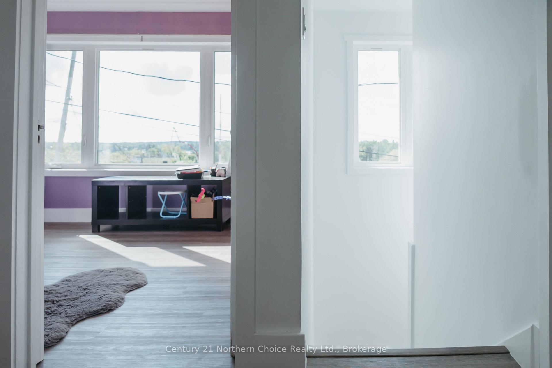 Photo 15 of 44 Peter Street, Kenora, Norman — HOMEH