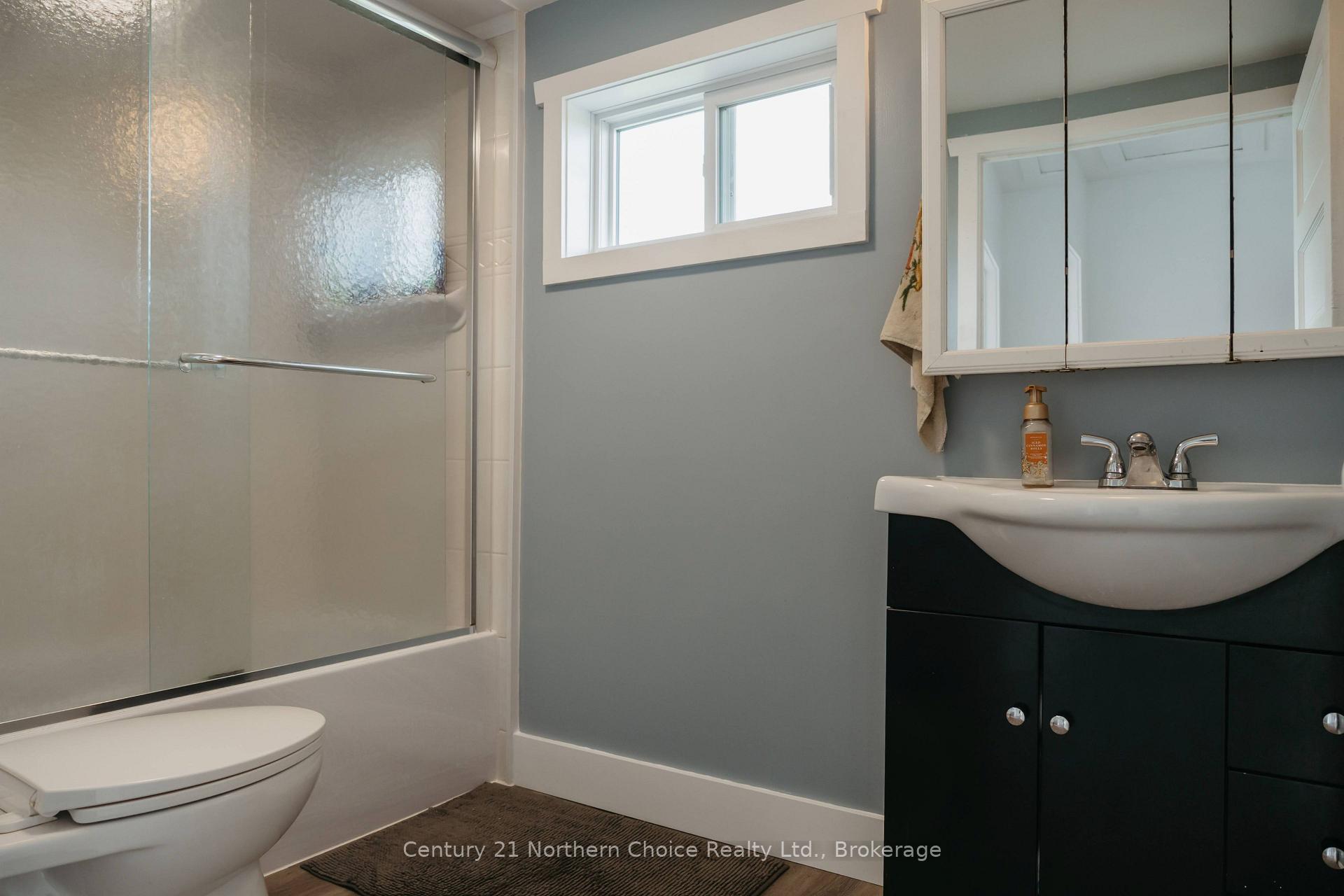 Photo 16 of 44 Peter Street, Kenora, Norman — HOMEH