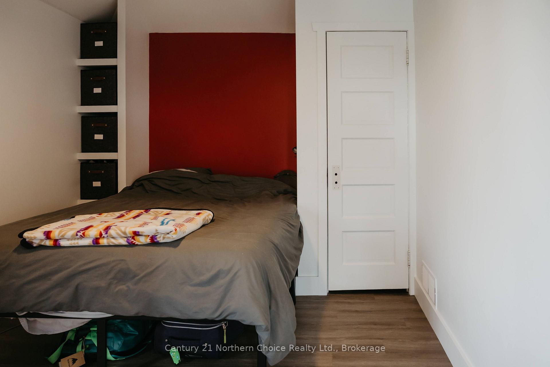 Photo 25 of 44 Peter Street, Kenora, Norman — HOMEH