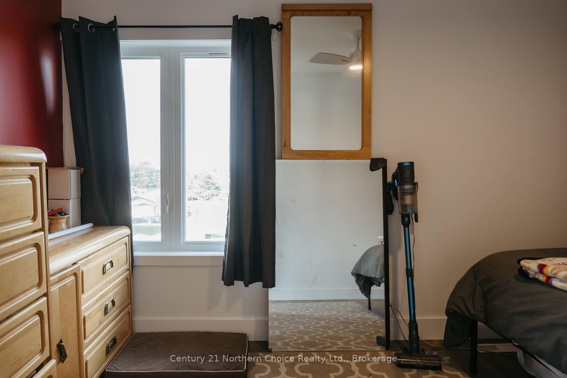 Photo 29 of 44 Peter Street, Kenora, Norman — HOMEH