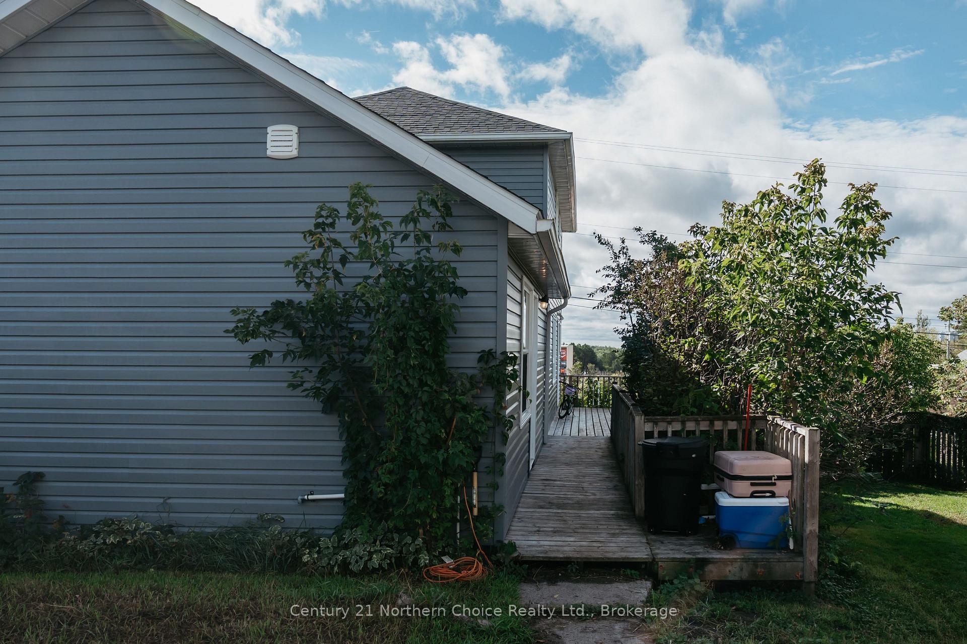 Photo 31 of 44 Peter Street, Kenora, Norman — HOMEH