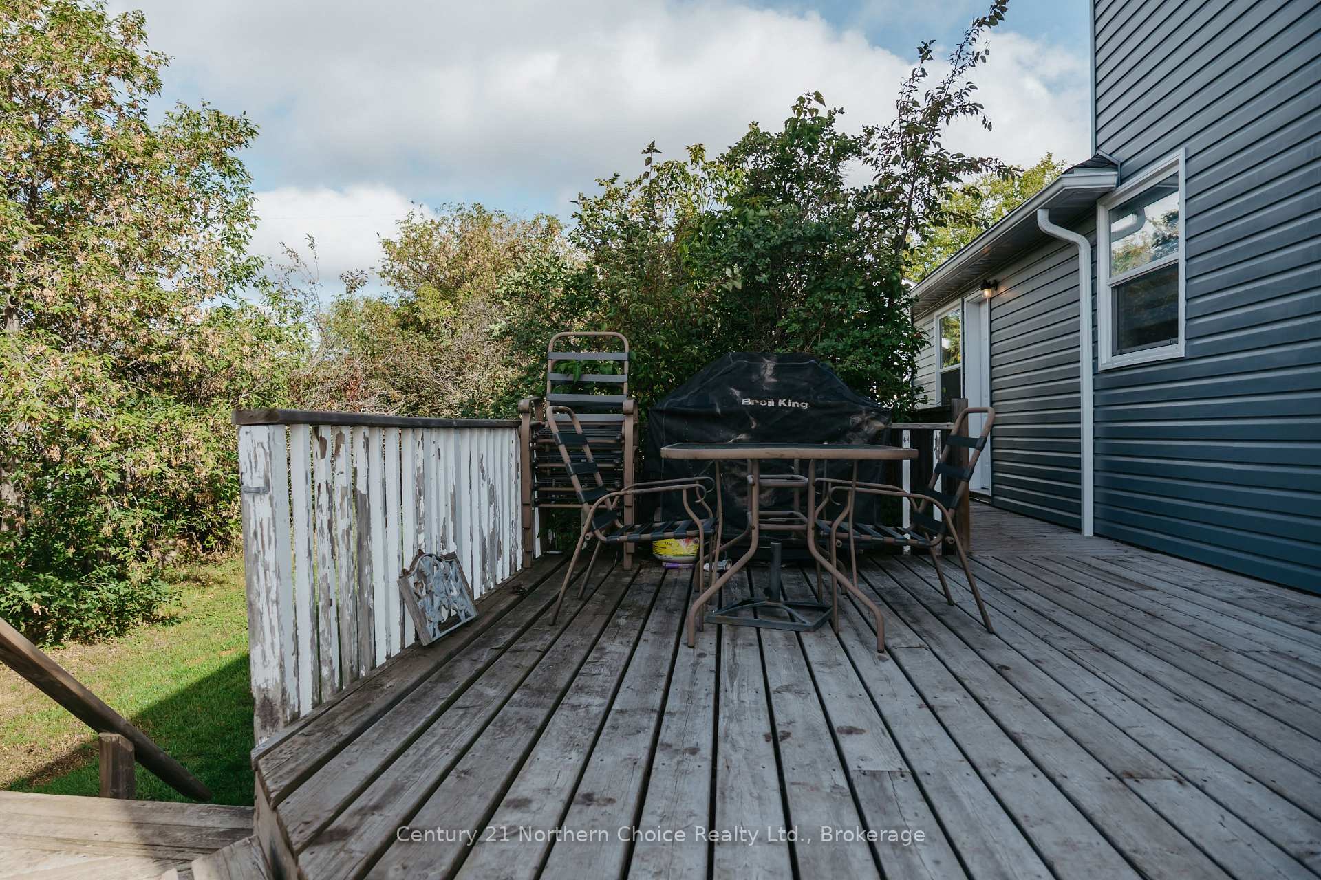 Photo 42 of 44 Peter Street, Kenora, Norman — HOMEH