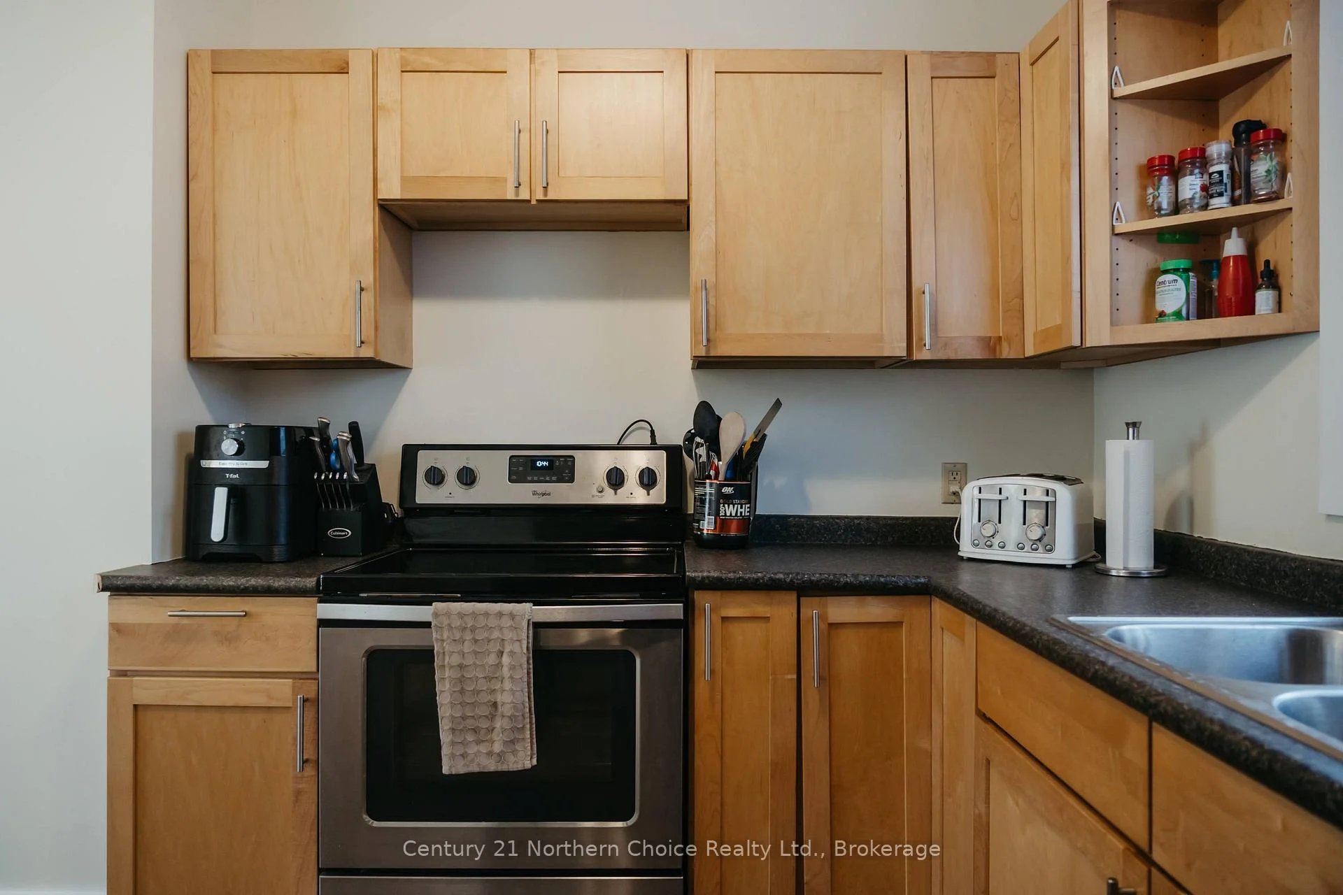 Photo 36 of 44 Peter Street, Kenora, Norman — HOMEH