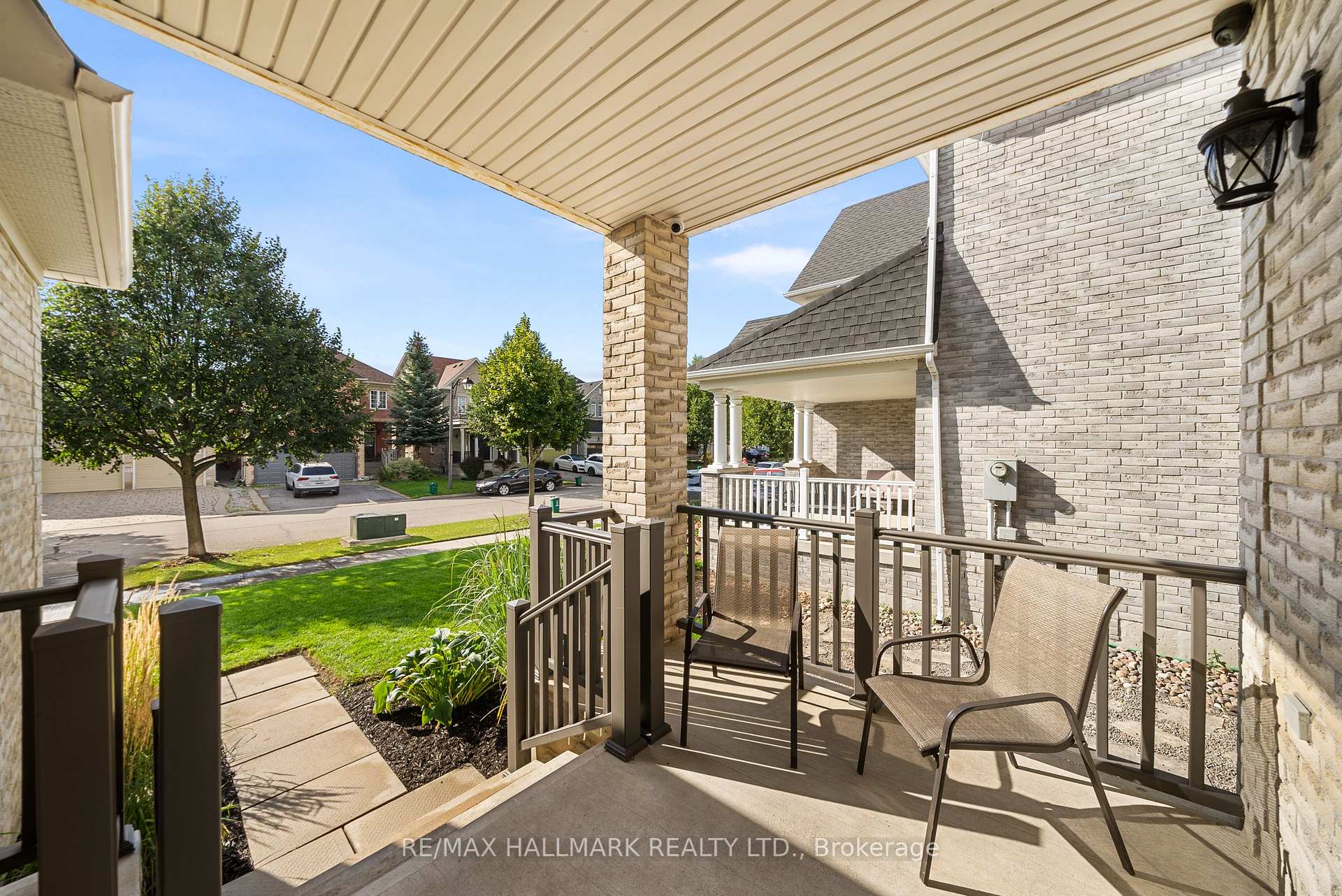 Photo 3 of 26 Larcastle Avenue, Markham, Berczy — HOMEH