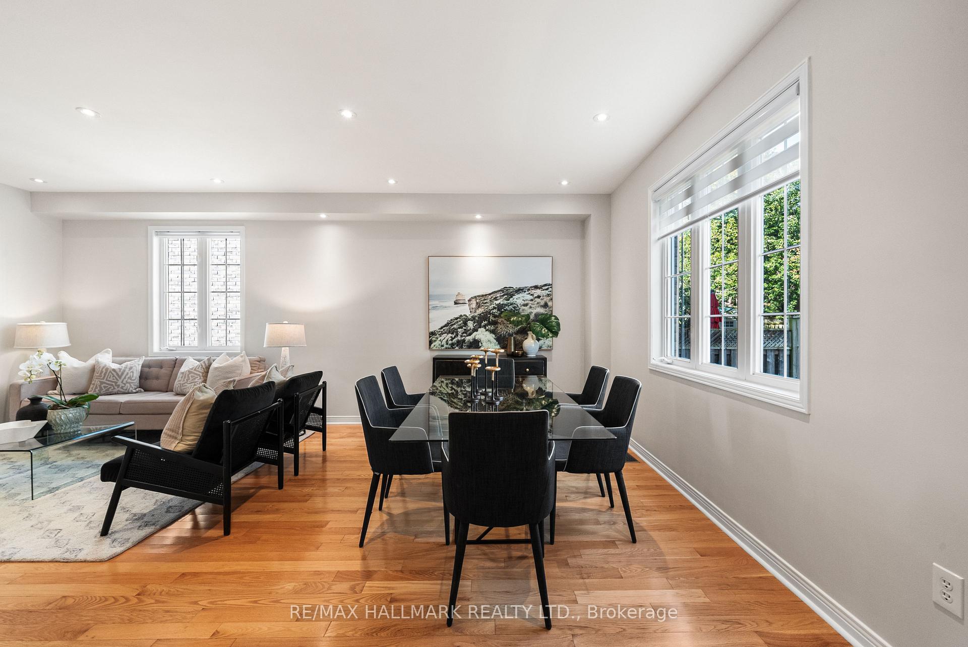 Photo 8 of 26 Larcastle Avenue, Markham, Berczy — HOMEH