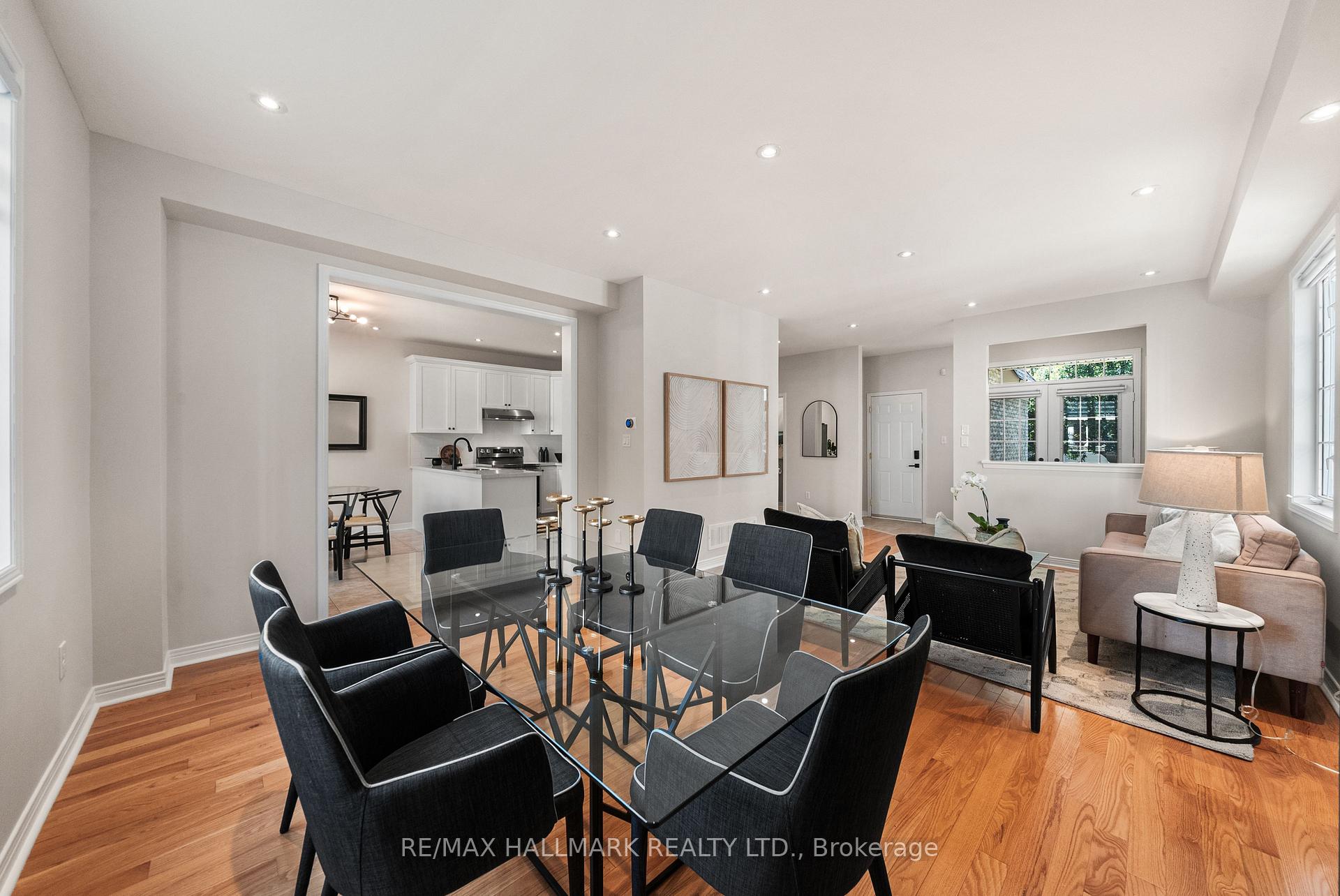 Photo 10 of 26 Larcastle Avenue, Markham, Berczy — HOMEH