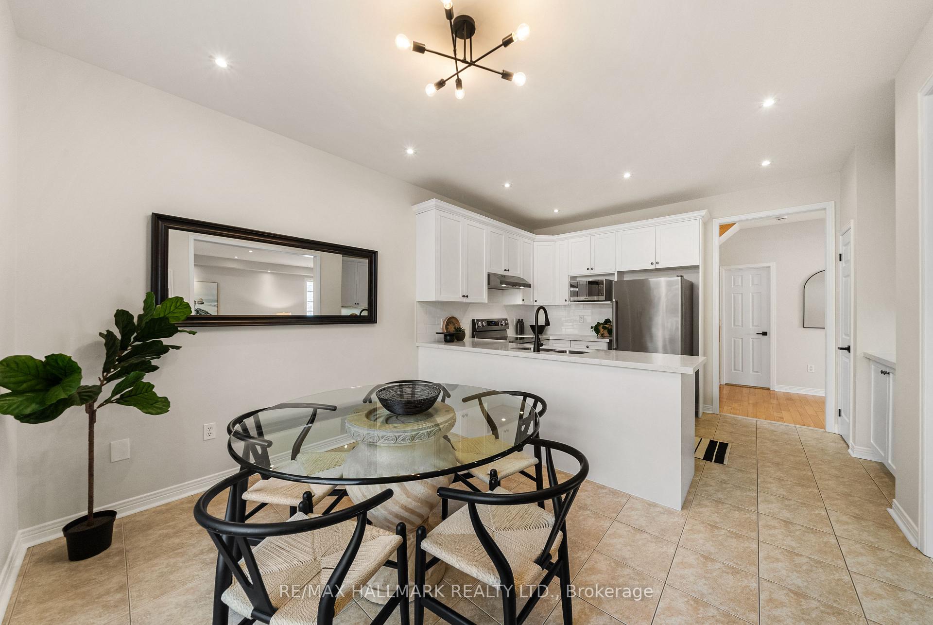 Photo 15 of 26 Larcastle Avenue, Markham, Berczy — HOMEH