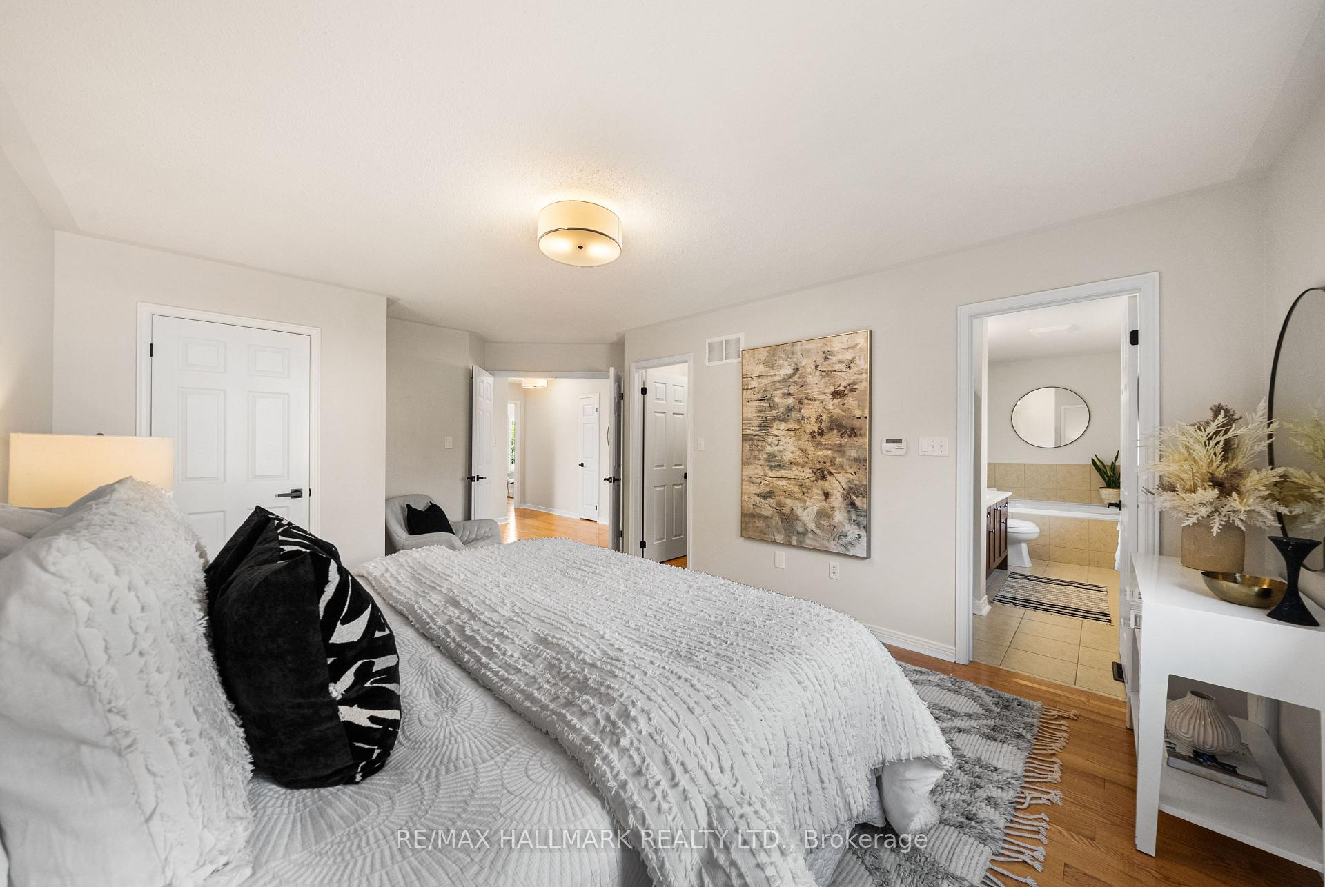 Photo 23 of 26 Larcastle Avenue, Markham, Berczy — HOMEH