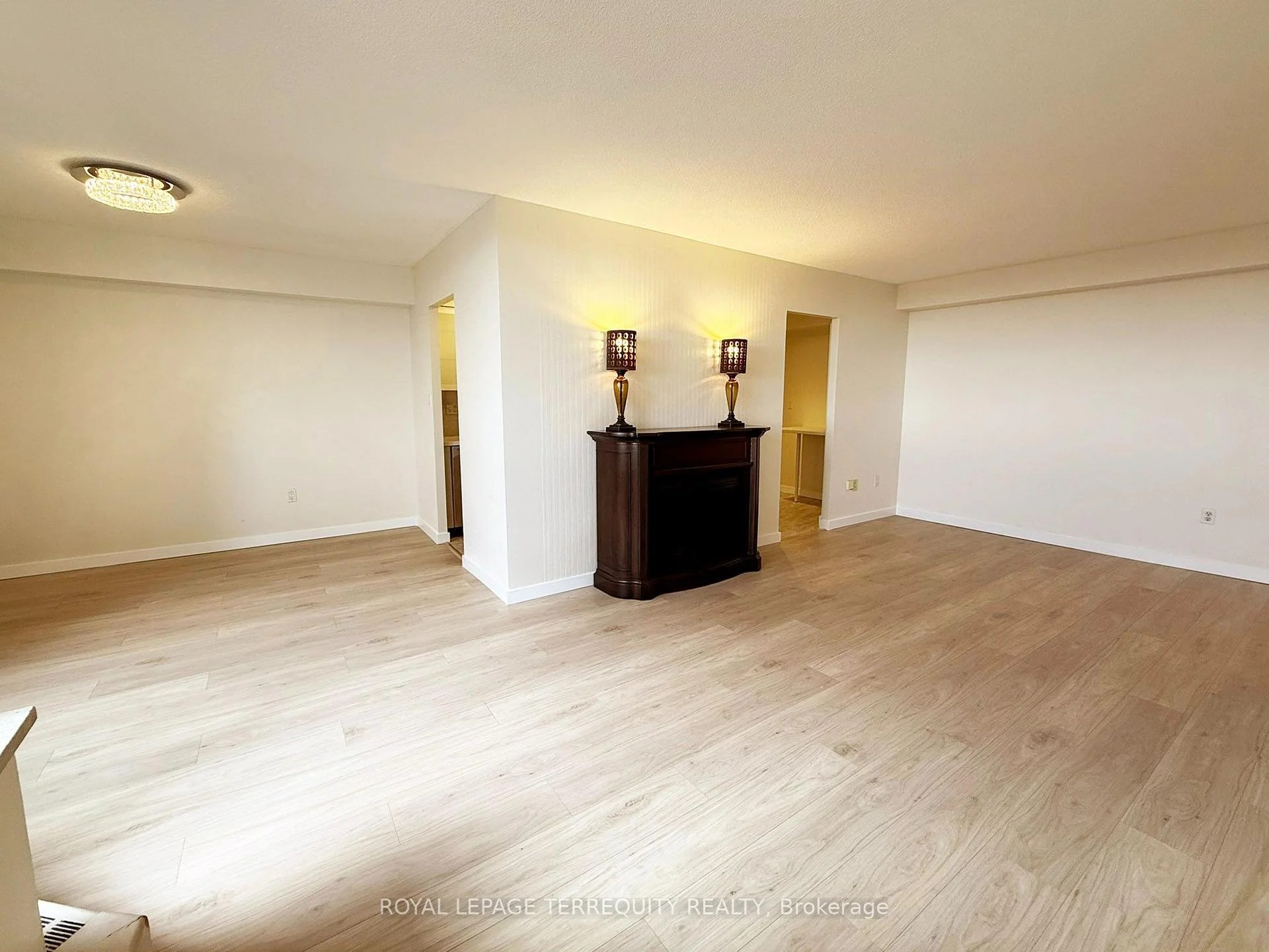 Photo 7 of Unit 1901, 420 Mill Road, Etobicoke, Eringate-Centennial-West Deane — HOMEH