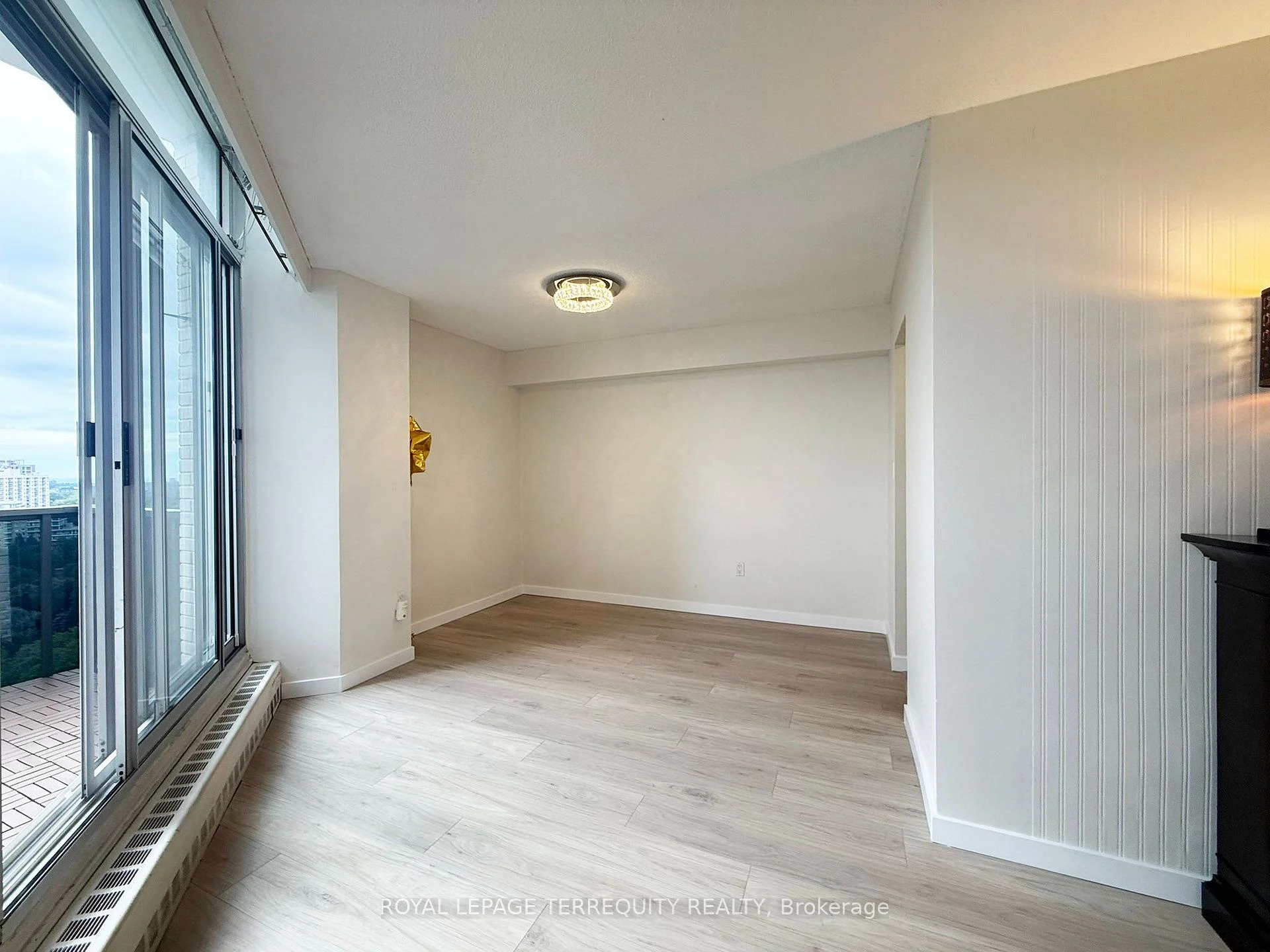 Photo 9 of Unit 1901, 420 Mill Road, Etobicoke, Eringate-Centennial-West Deane — HOMEH