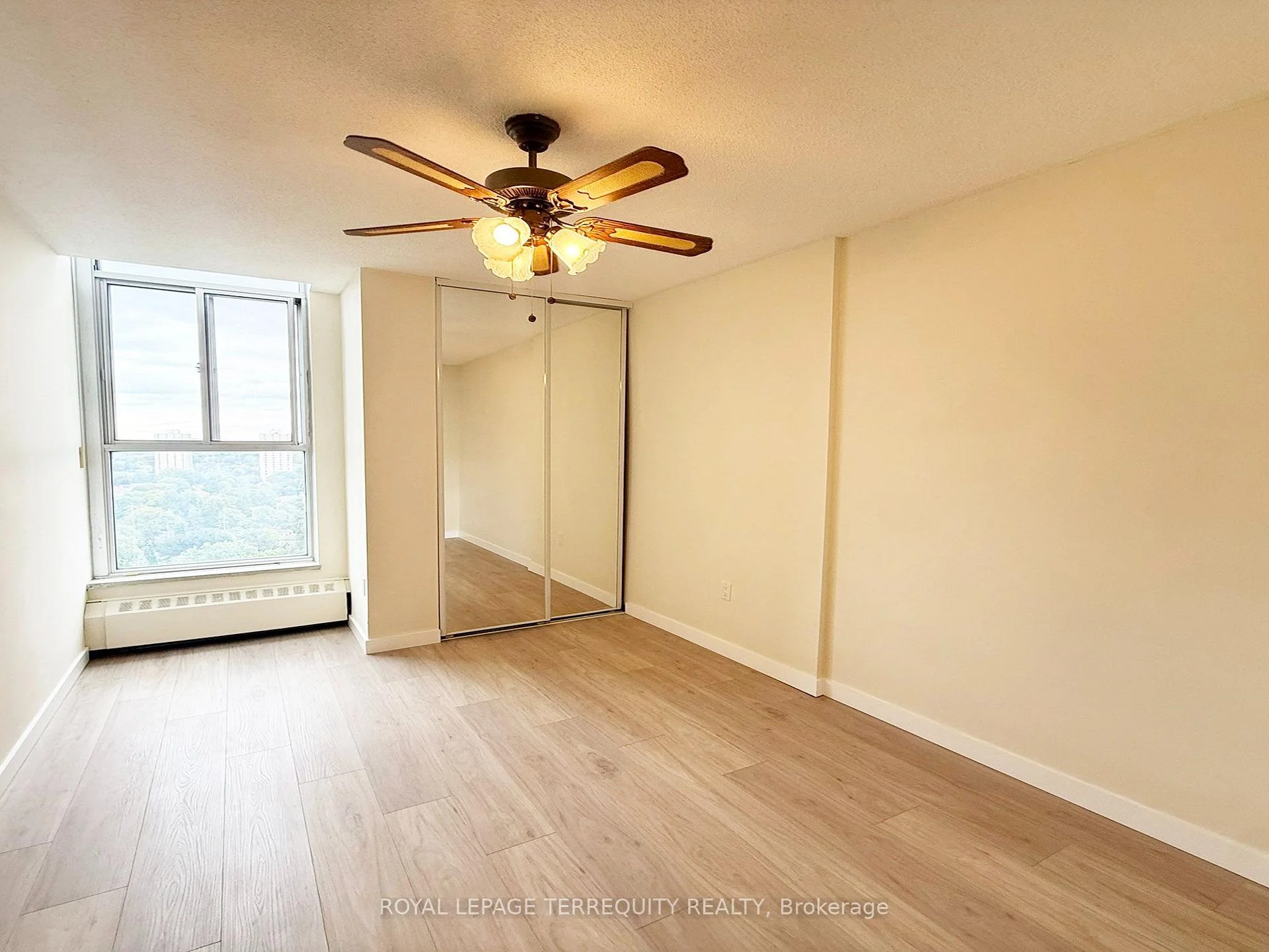 Photo 10 of Unit 1901, 420 Mill Road, Etobicoke, Eringate-Centennial-West Deane — HOMEH