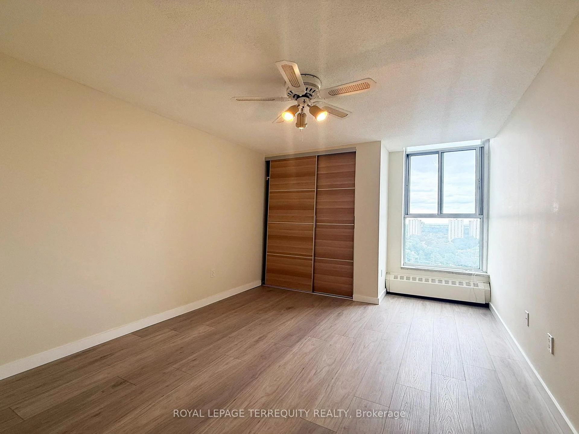 Photo 11 of Unit 1901, 420 Mill Road, Etobicoke, Eringate-Centennial-West Deane — HOMEH