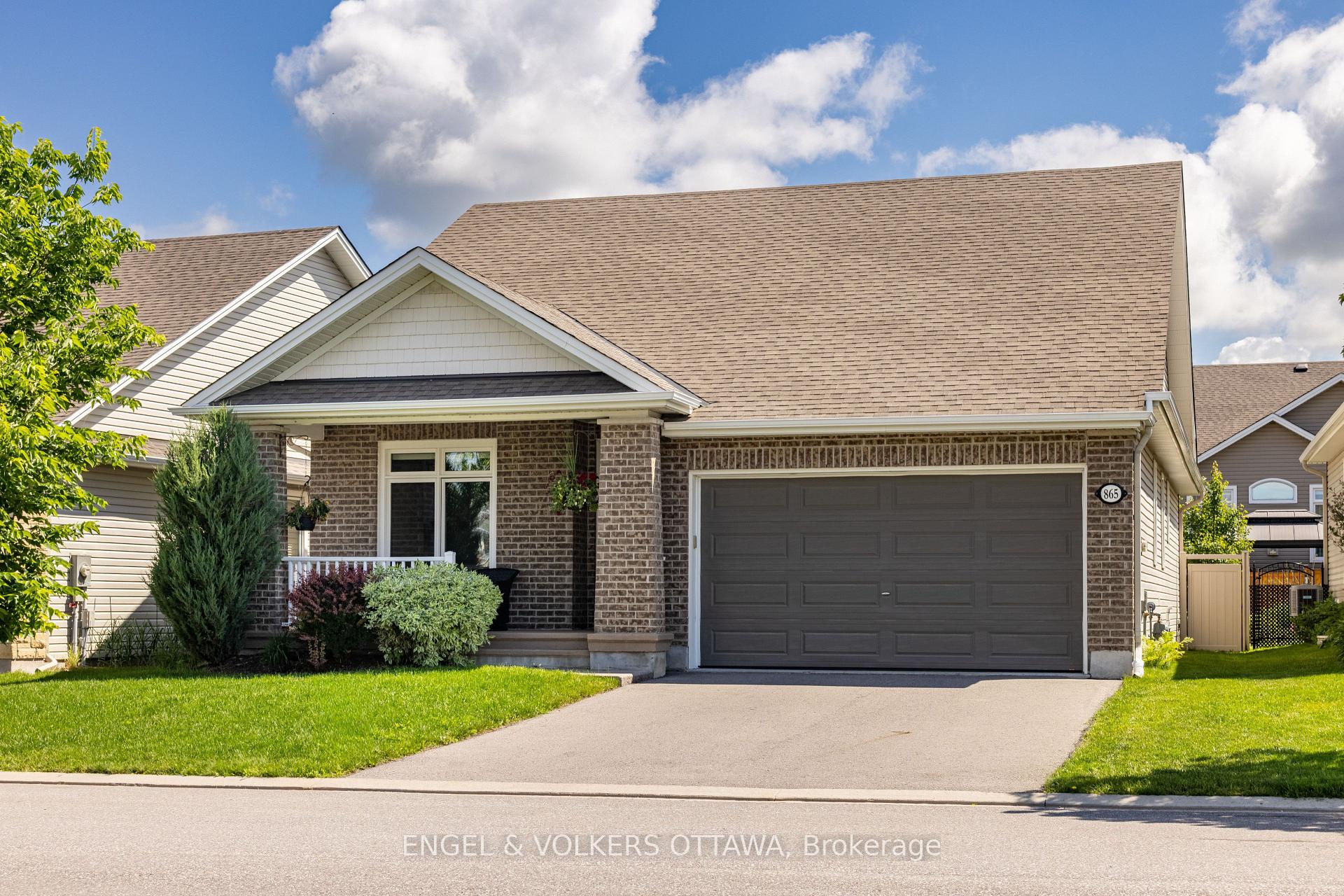 Photo 2 of 865 Tewin Circle, Ottawa, Camelot — HOMEH