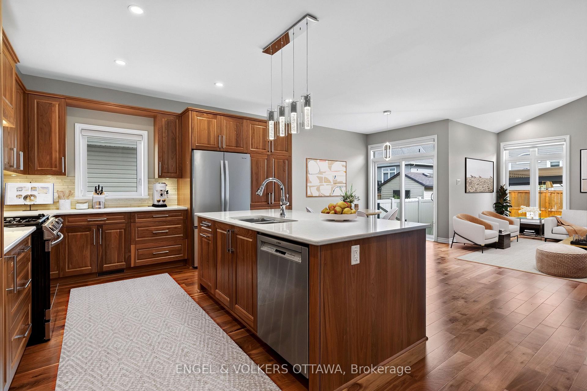 Photo 7 of 865 Tewin Circle, Ottawa, Camelot — HOMEH