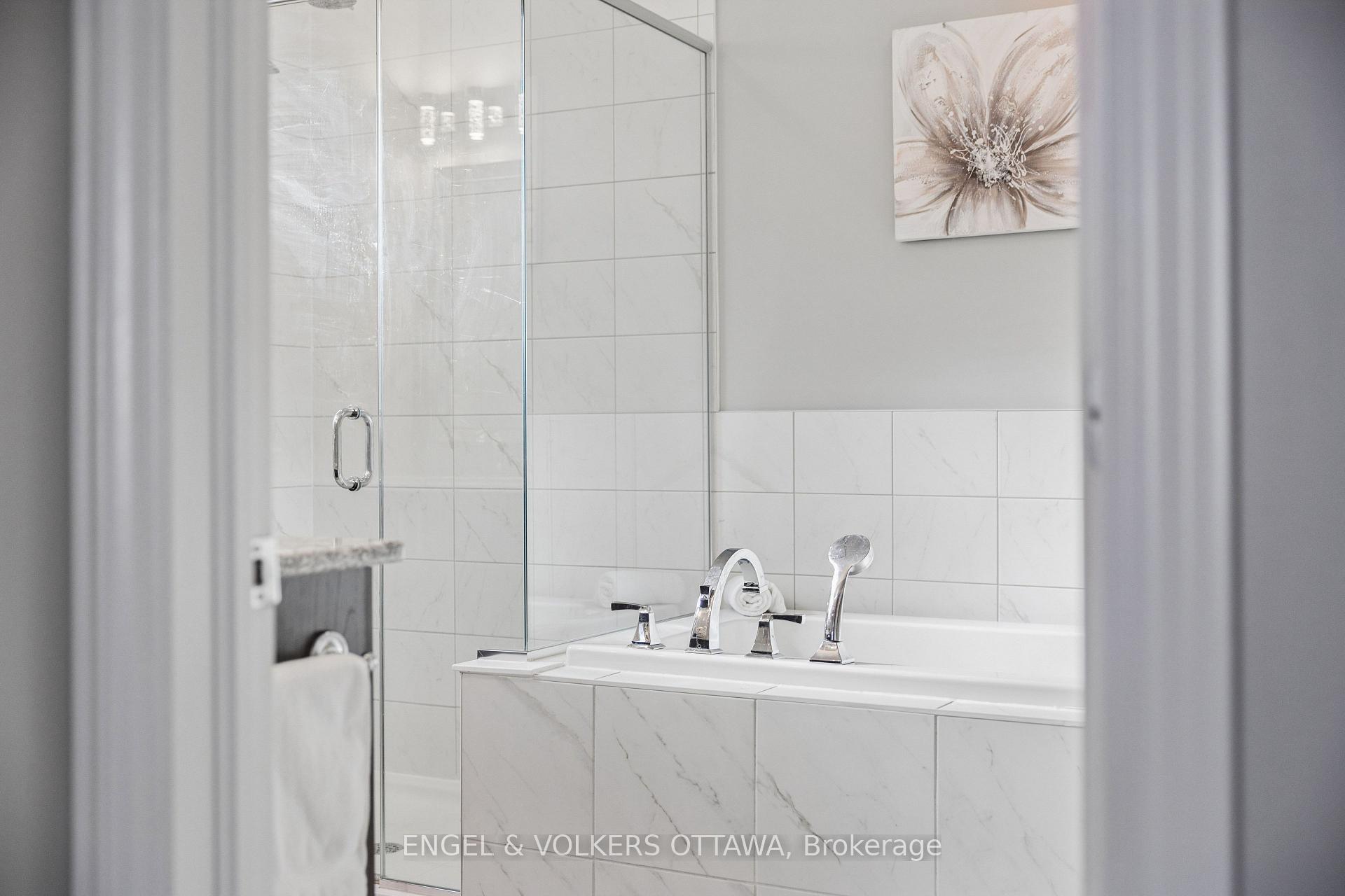 Photo 14 of 865 Tewin Circle, Ottawa, Camelot — HOMEH